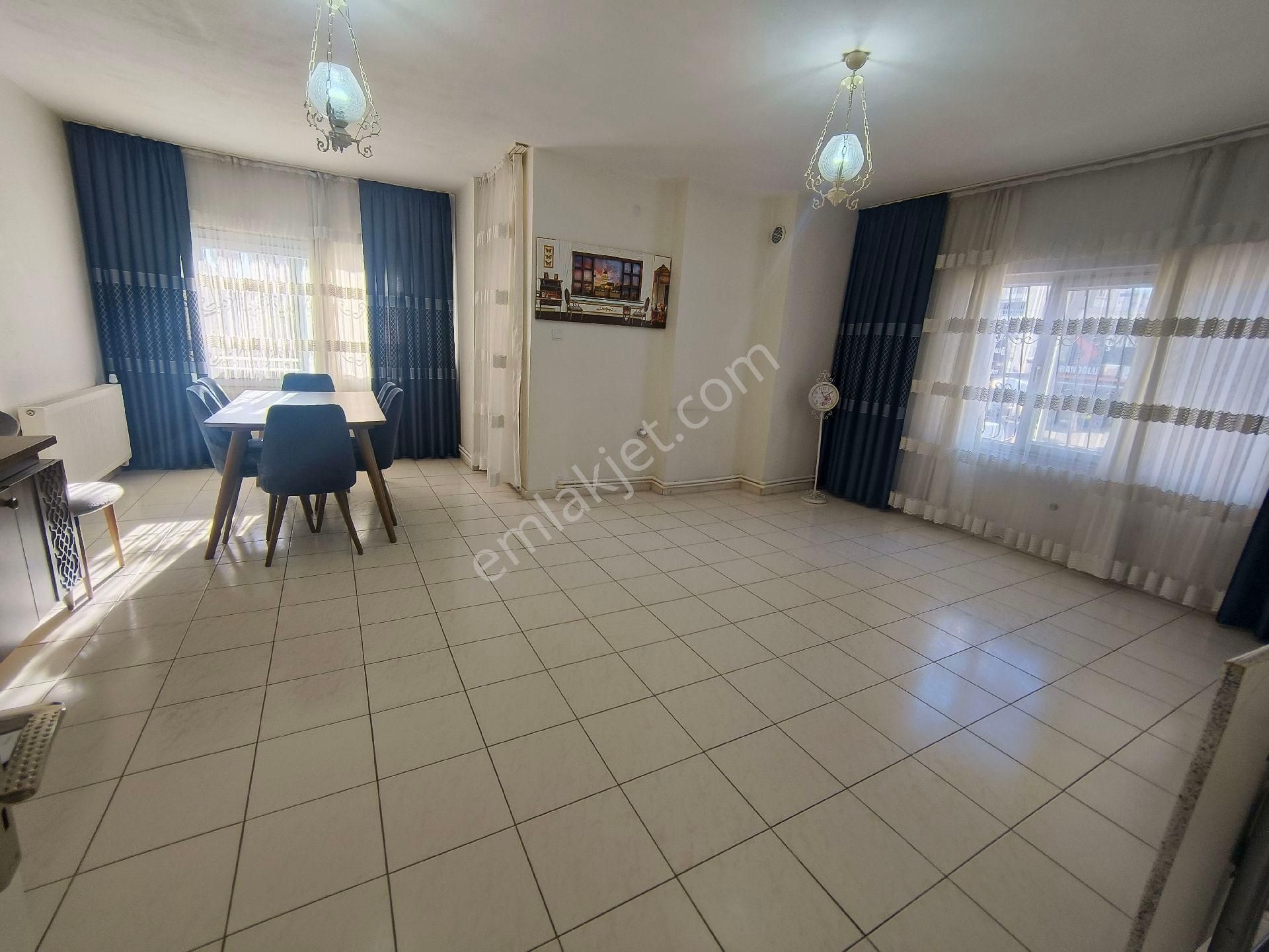 Üniversite Cad 3+1 200 M - Görsel 24