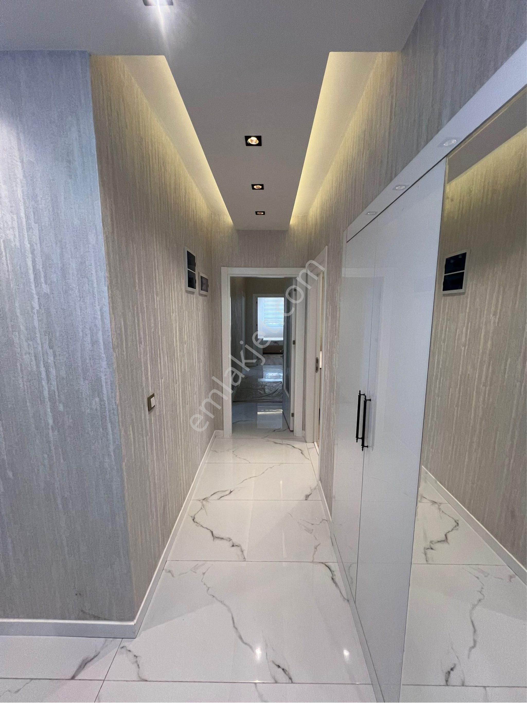 Meram Gazze Caddesi Üzerinde Gürhan Gayrimenkulden Satılık Ultra Lüks 4+1 Arakat Daire - Görsel 11