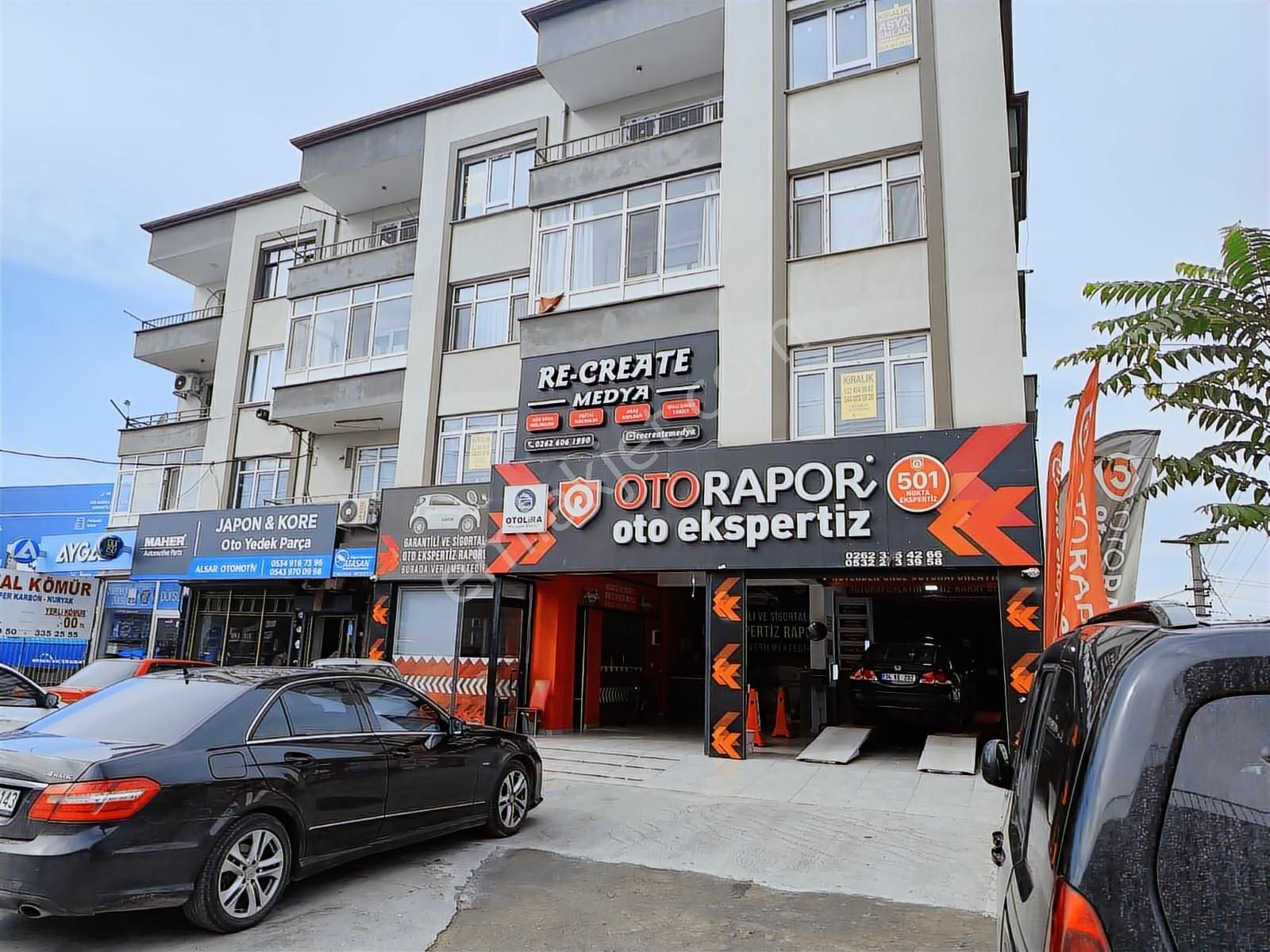 Tarcanlar'dan İzmit Sanayi Mahallesi'nde Kiralık İş Yeri-ofis