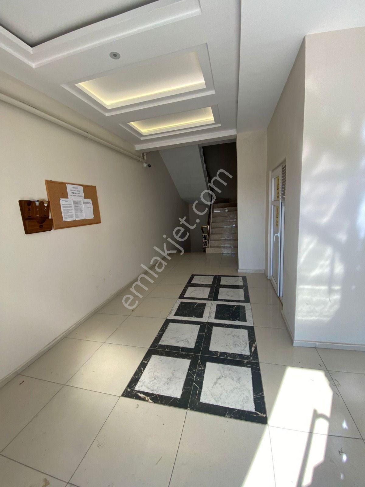 Cadde Üzerinde Ferah Yeni Daire - Görsel 17