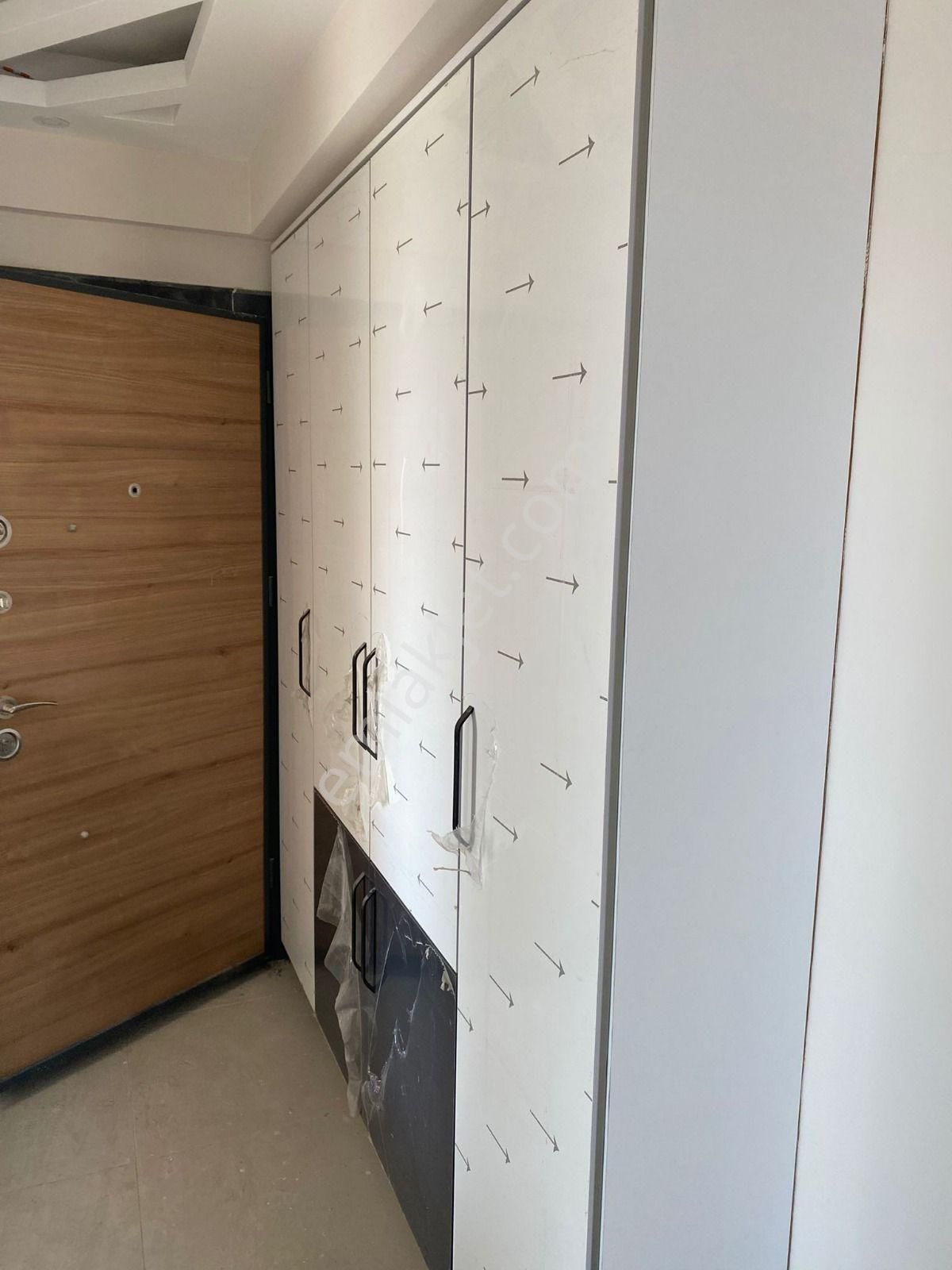 Cadde Üzerinde Ferah Yeni Daire - Görsel 4