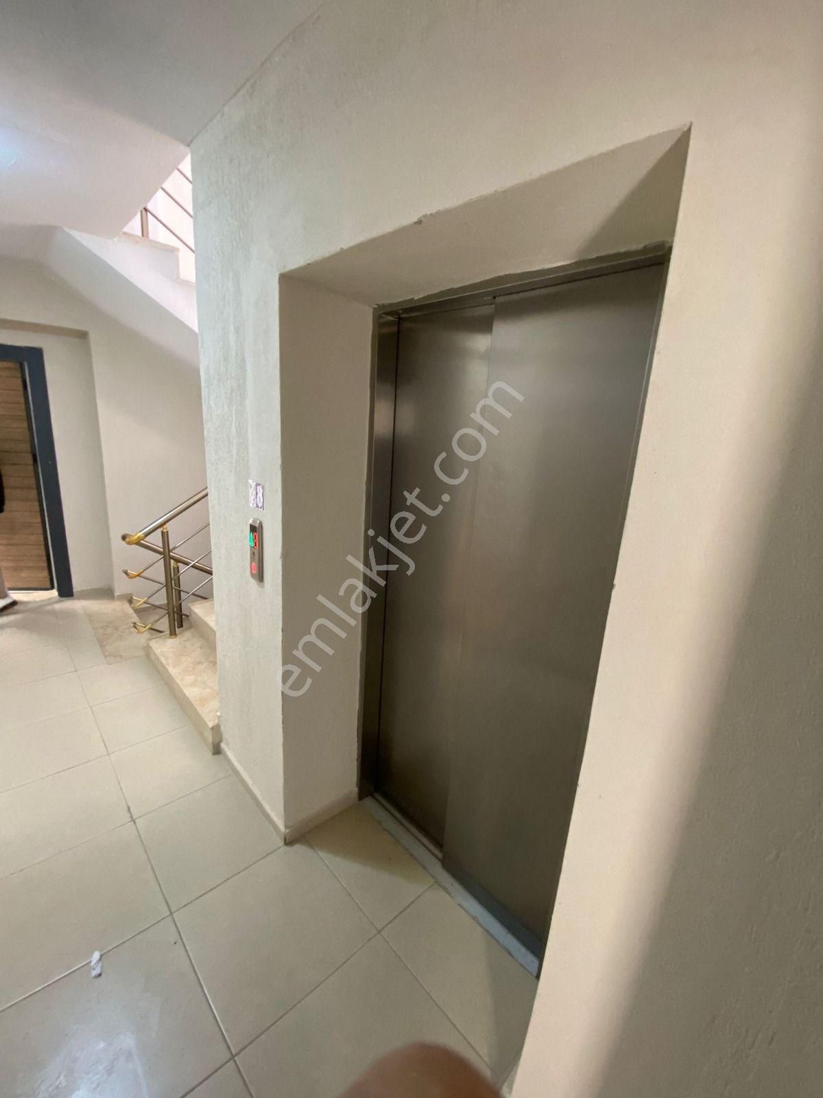 Cadde Üzerinde Ferah Yeni Daire - Görsel 3