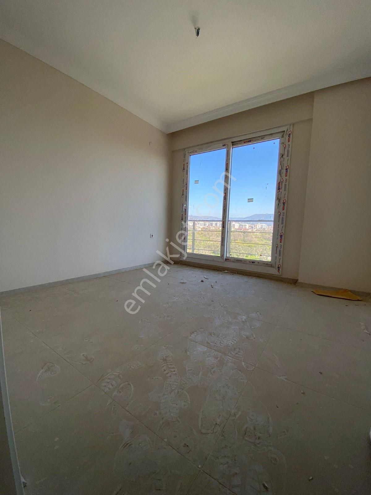 Cadde Üzerinde Ferah Yeni Daire - Görsel 12