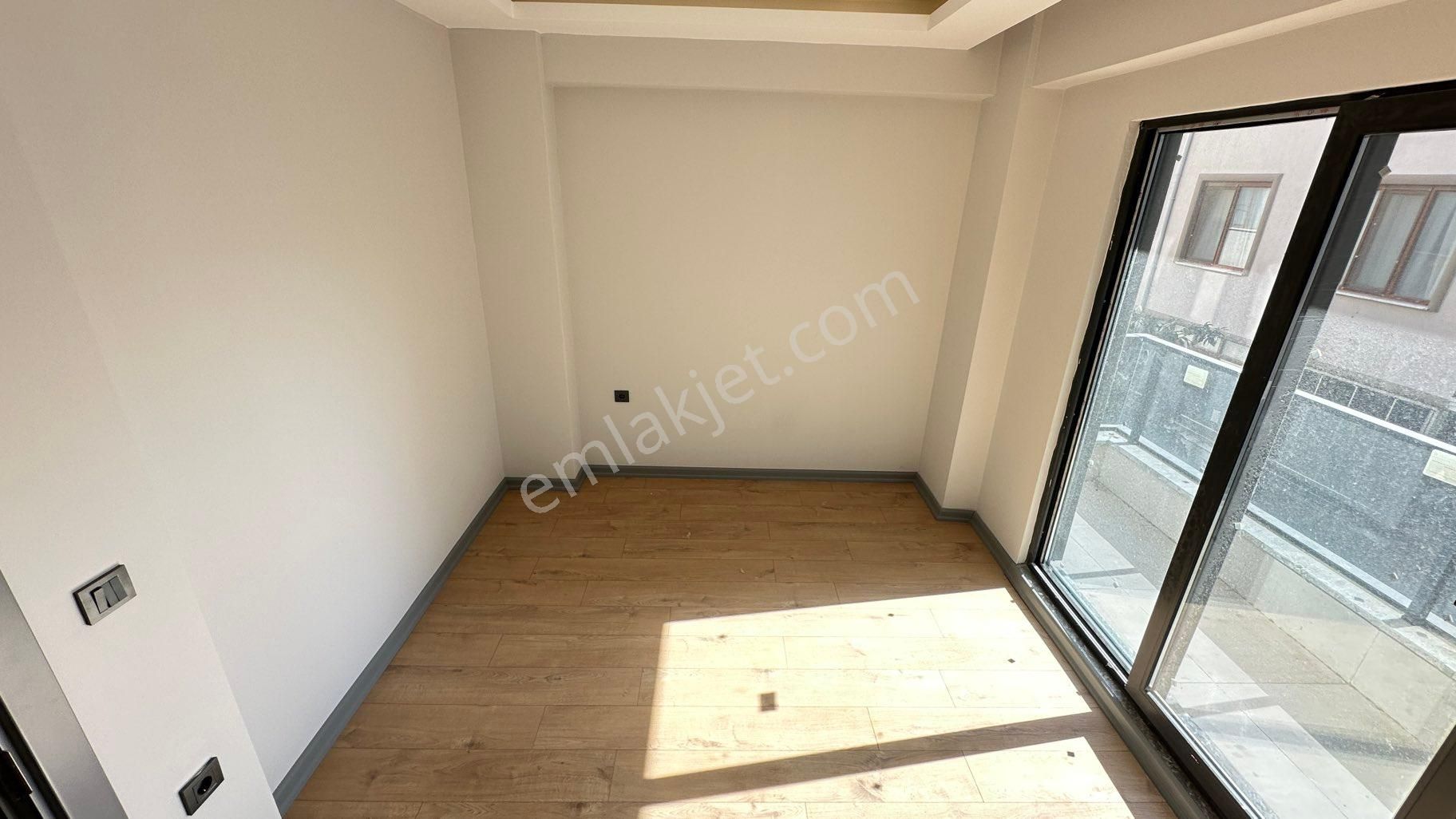 Cantan Emlaktan Akçay Lüks Yeni Sıfır Geniş Balkonlu Ön Cephe Denize 350m 2+1 Daire - Görsel 24
