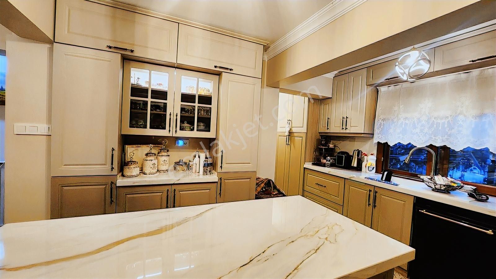 Era Angel'dan Cunda Adasında Deniz Manzaralı Satılık Villa - Görsel 12