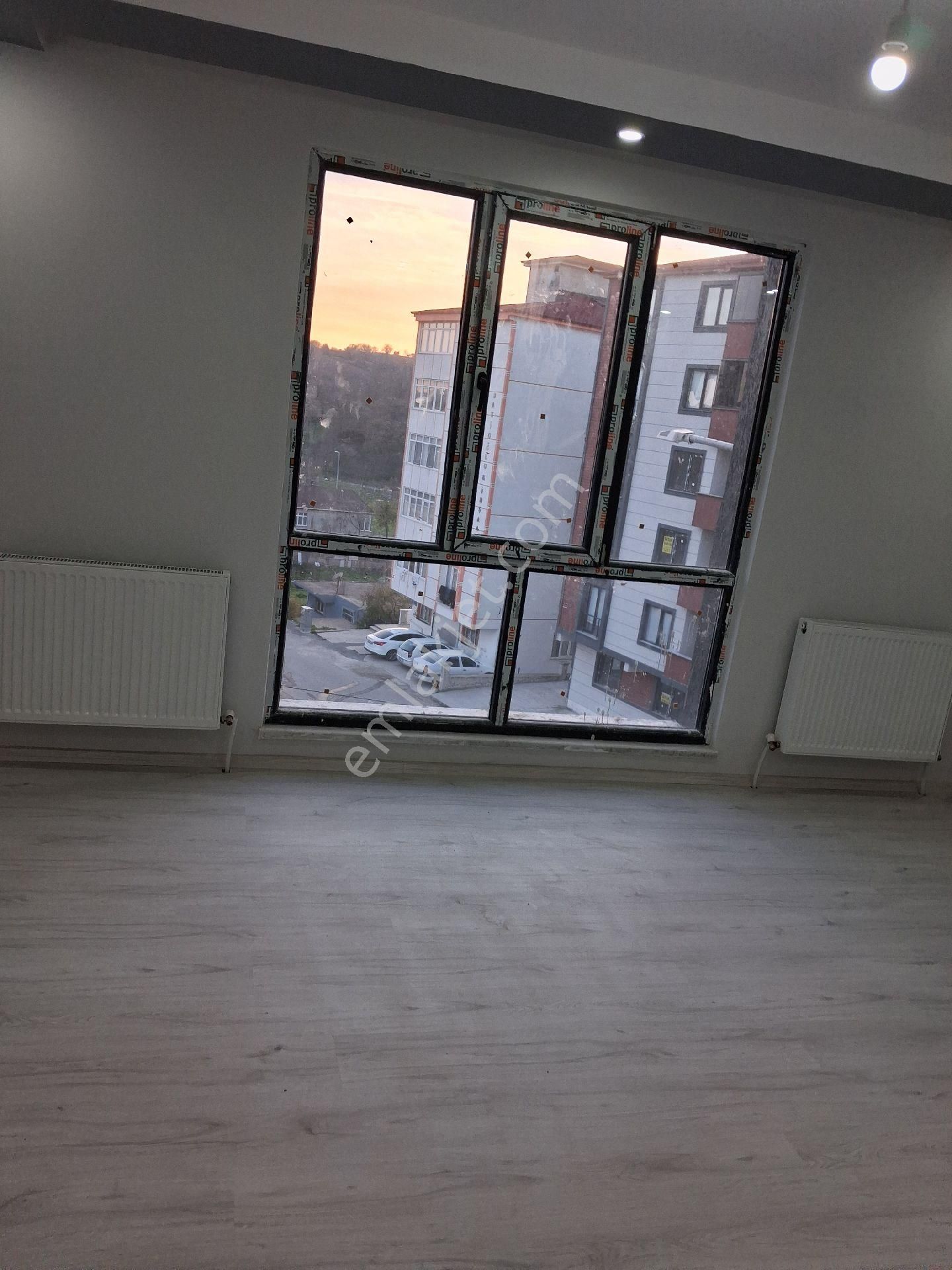 Tuşba Emlaktan Satılık Ara Kat Ön Cepe Sıfır 2+1 - Görsel 3