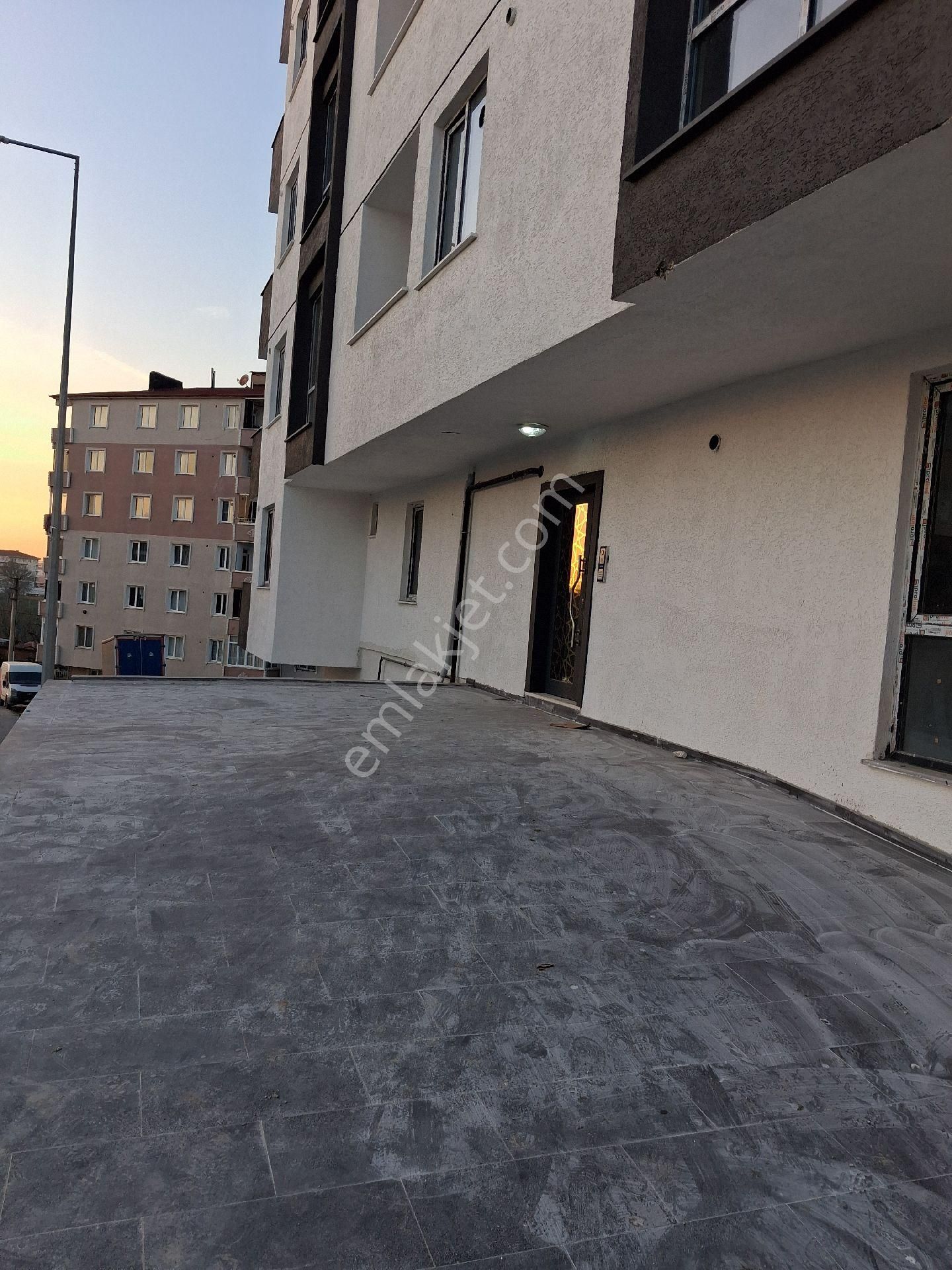 Tuşba Emlaktan Satılık Ara Kat Ön Cepe Sıfır 2+1 - Görsel 32