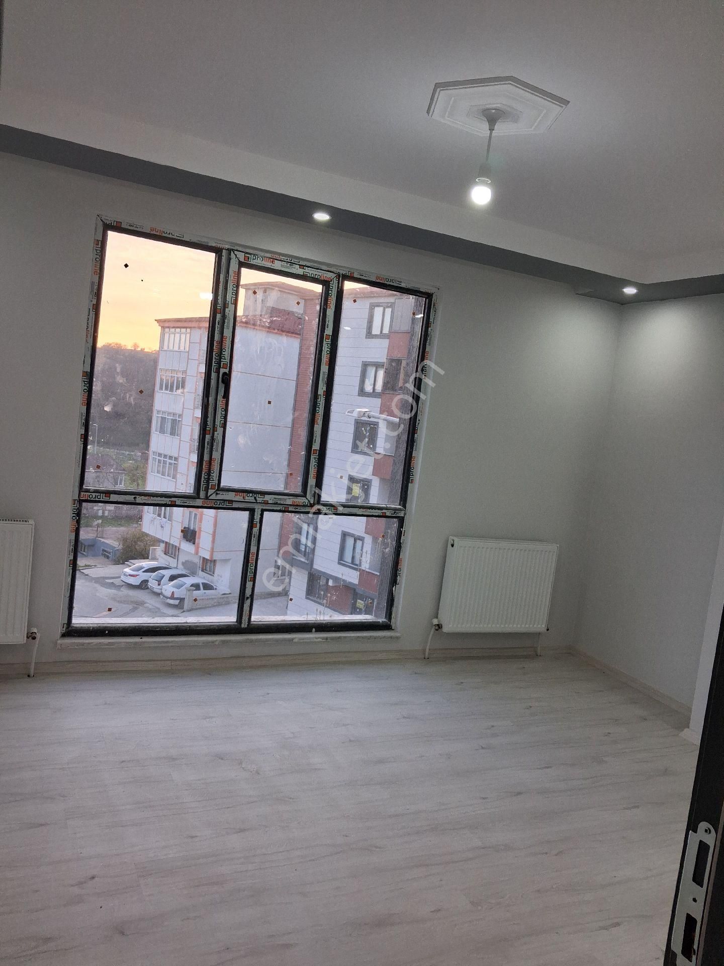 Tuşba Emlaktan Satılık Ara Kat Ön Cepe Sıfır 2+1 - Görsel 5