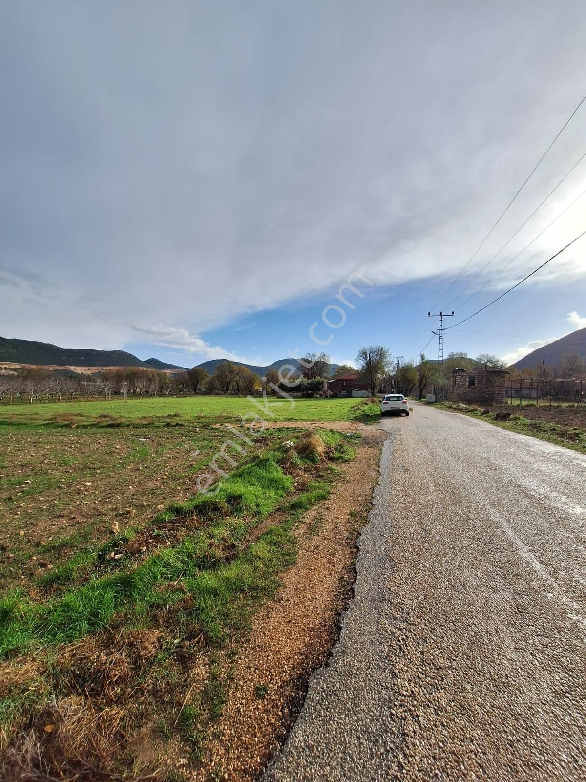 Kalkan Bezirgan'da 5250 M2 Yol Kenarında Satılık Tarla - Görsel 3