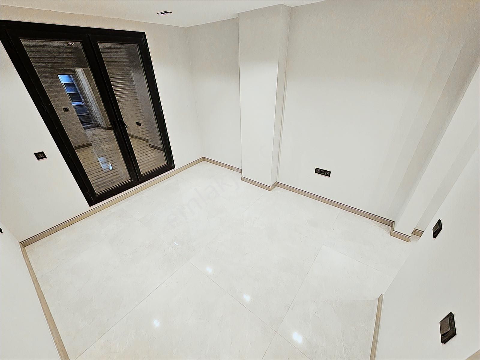 Eu Gayrimenkulden Tek Müstakil Havuzlu Geniş 3+1 Villa - Görsel 4