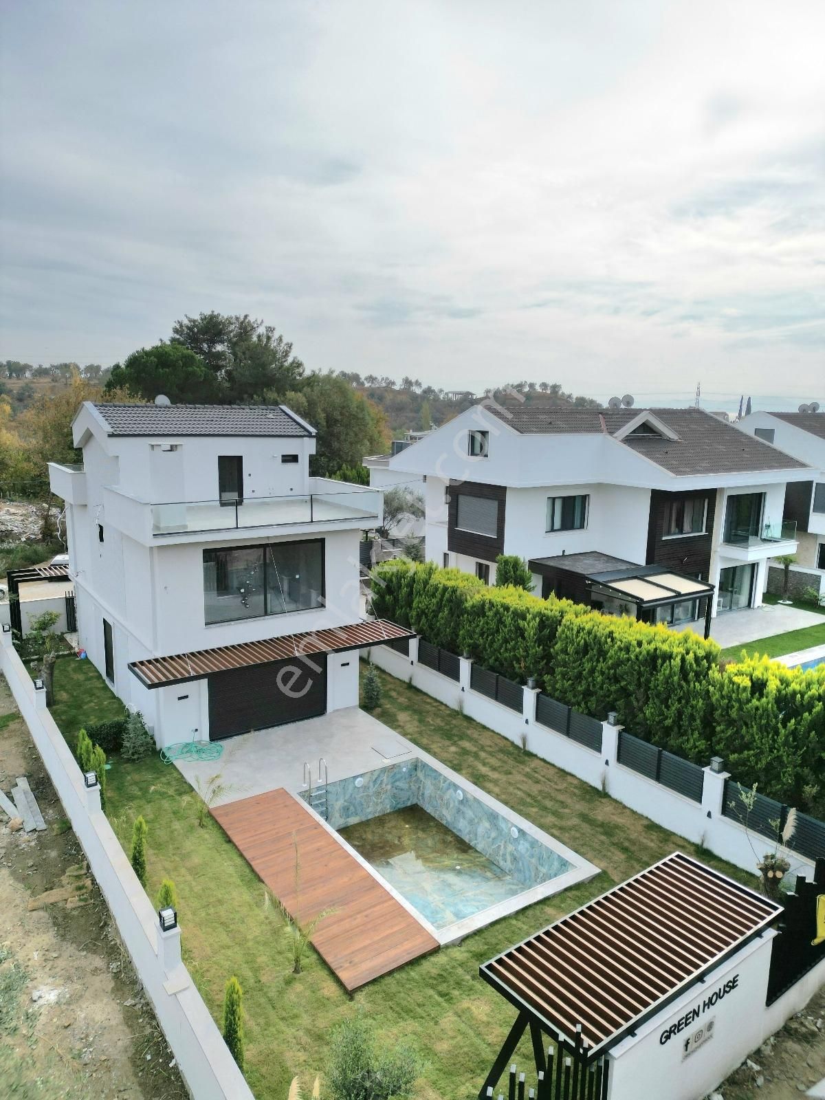 Eu Gayrimenkulden Tek Müstakil Havuzlu Geniş 3+1 Villa