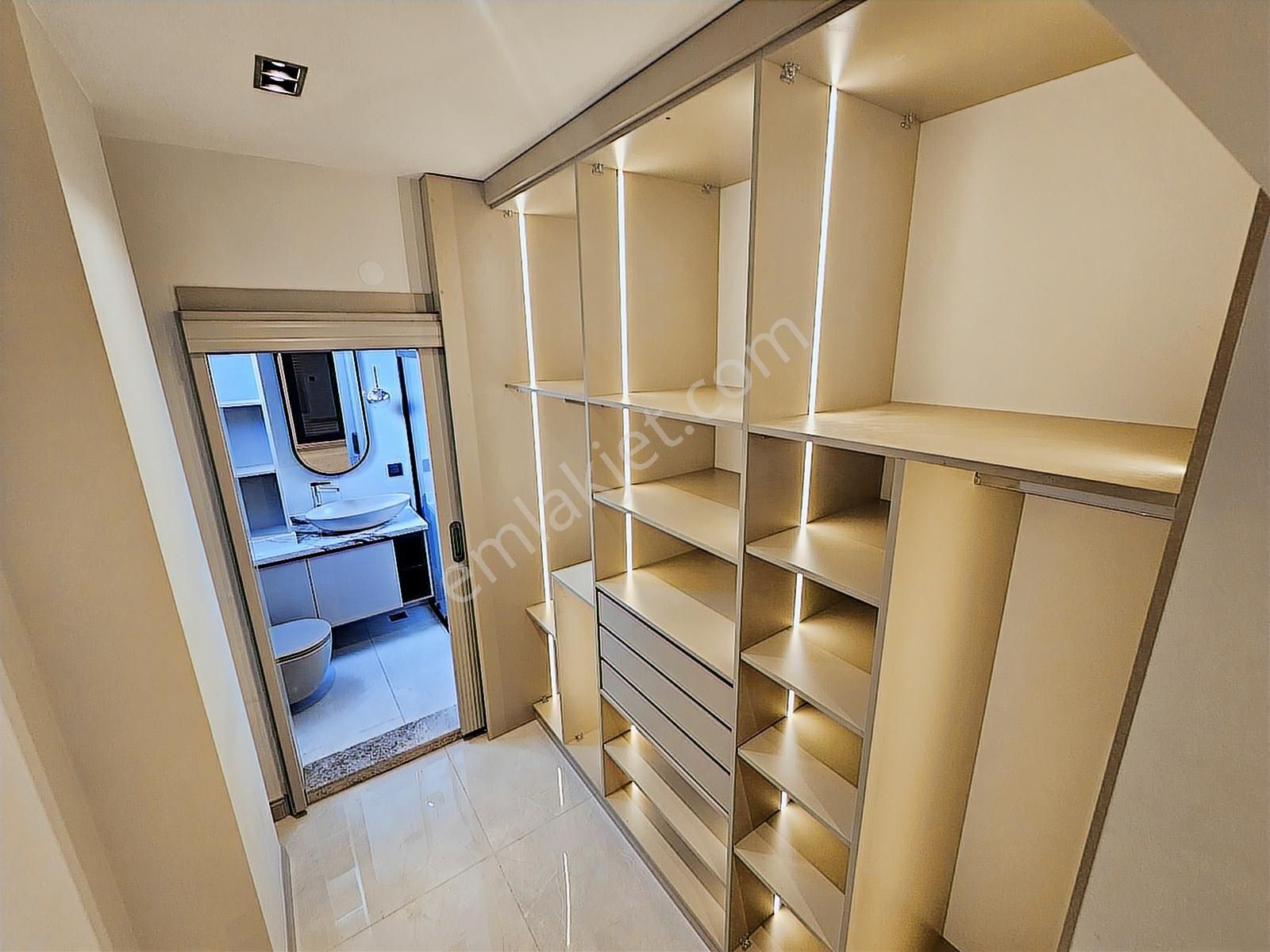 Eu Gayrimenkulden Tek Müstakil Havuzlu Geniş 3+1 Villa - Görsel 23