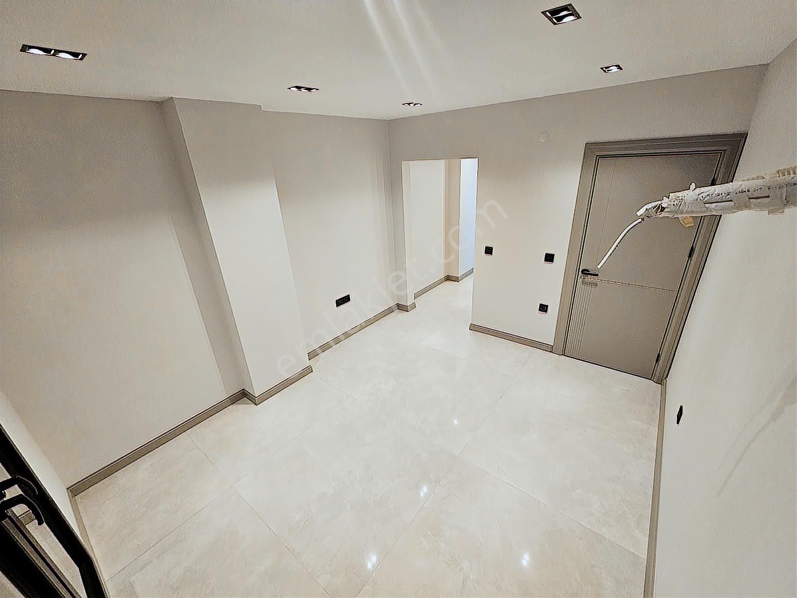 Eu Gayrimenkulden Tek Müstakil Havuzlu Geniş 3+1 Villa - Görsel 24