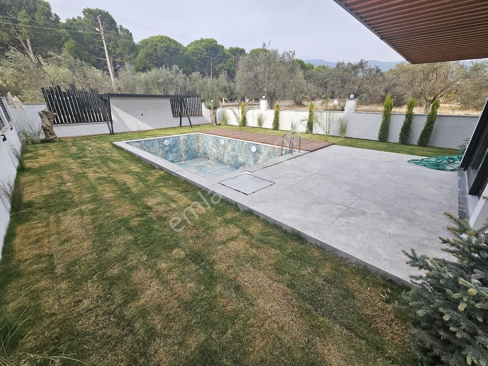 Eu Gayrimenkulden Tek Müstakil Havuzlu Geniş 3+1 Villa - Görsel 29