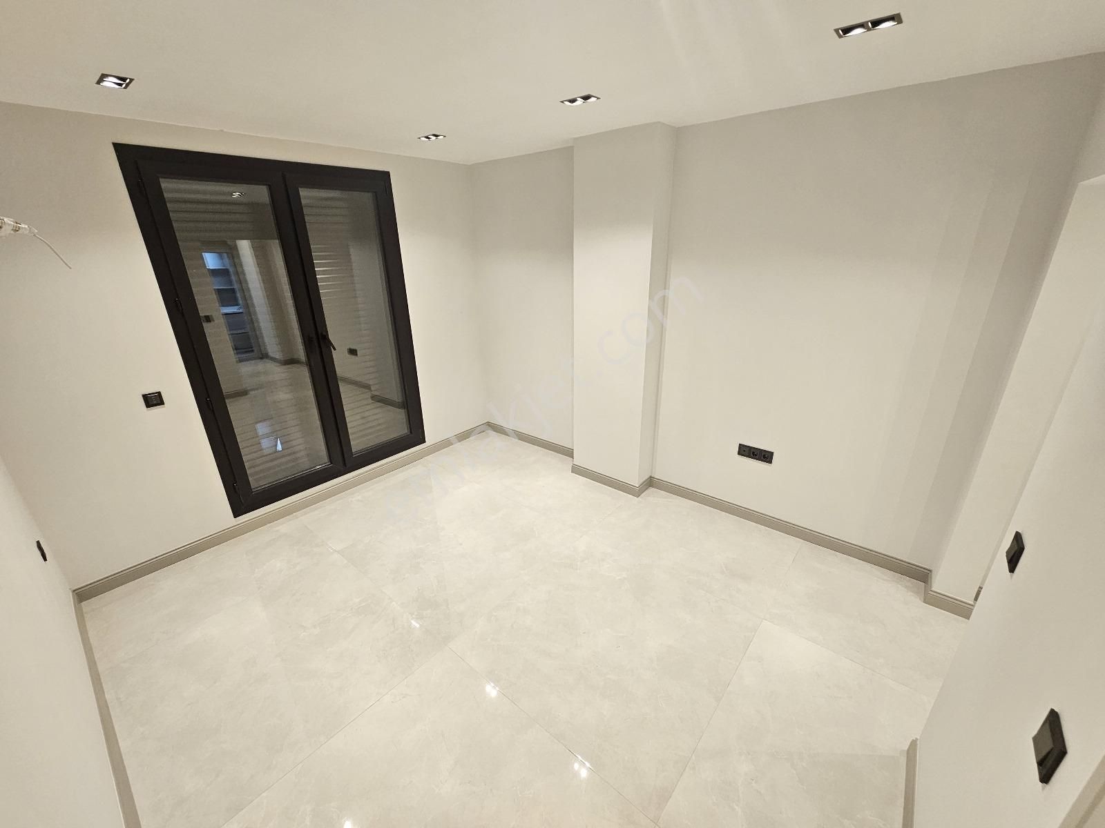 Eu Gayrimenkulden Tek Müstakil Havuzlu Geniş 3+1 Villa - Görsel 9