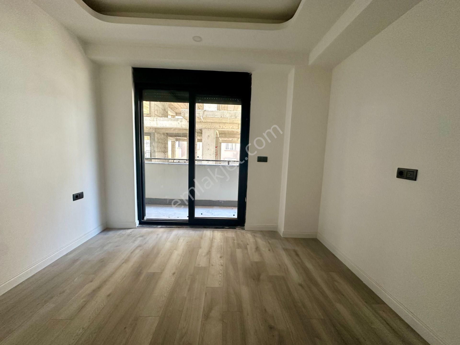 Bahçelievlerde Kapalı Otoparklı Denize Yürüme Mesafesinde 2+1 Sıfır Daire - Görsel 14