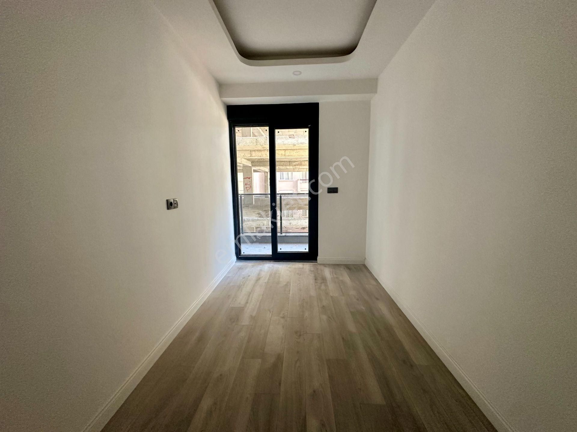 Bahçelievlerde Kapalı Otoparklı Denize Yürüme Mesafesinde 2+1 Sıfır Daire - Görsel 12