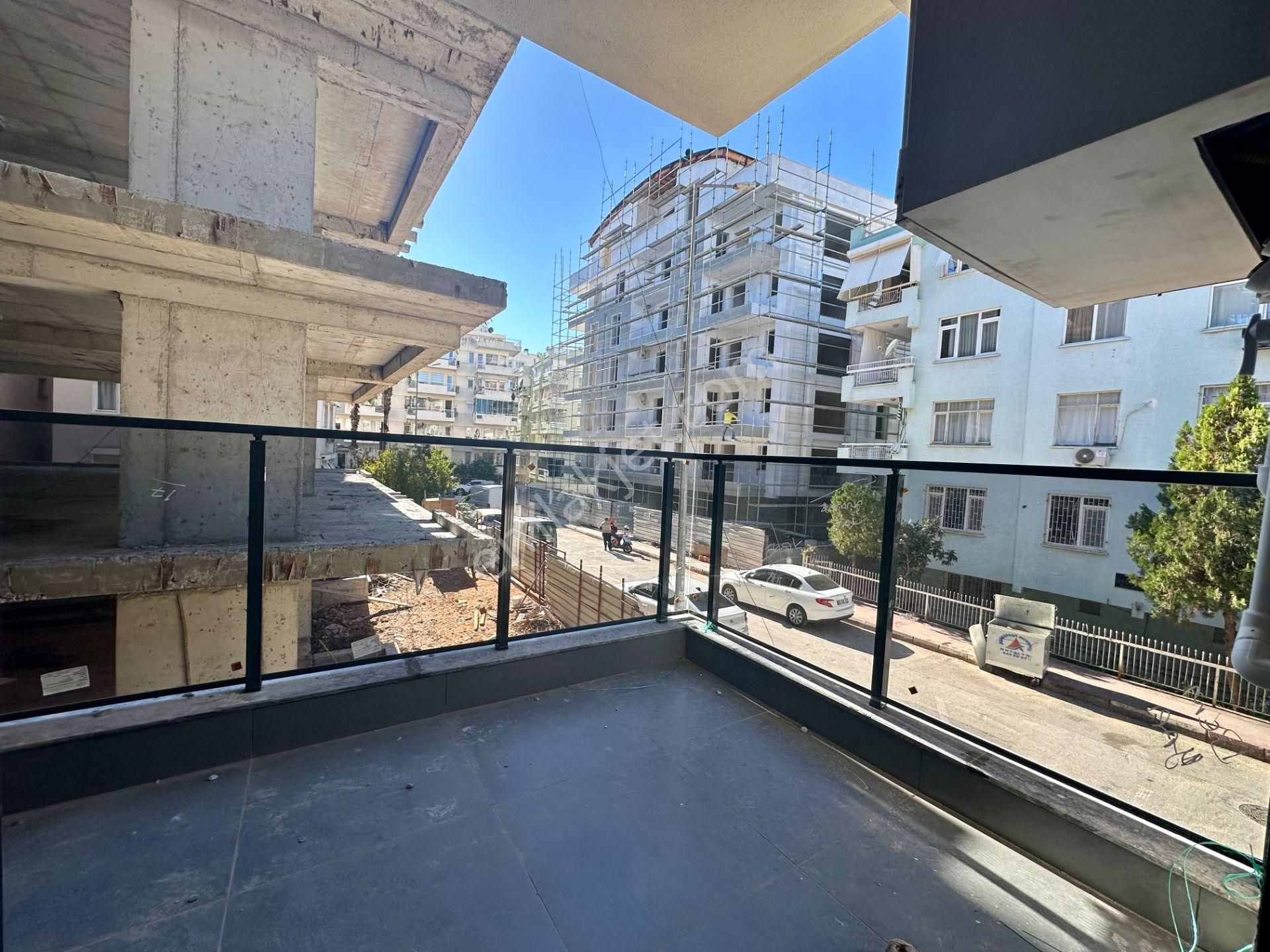 Bahçelievlerde Kapalı Otoparklı Denize Yürüme Mesafesinde 2+1 Sıfır Daire - Görsel 8