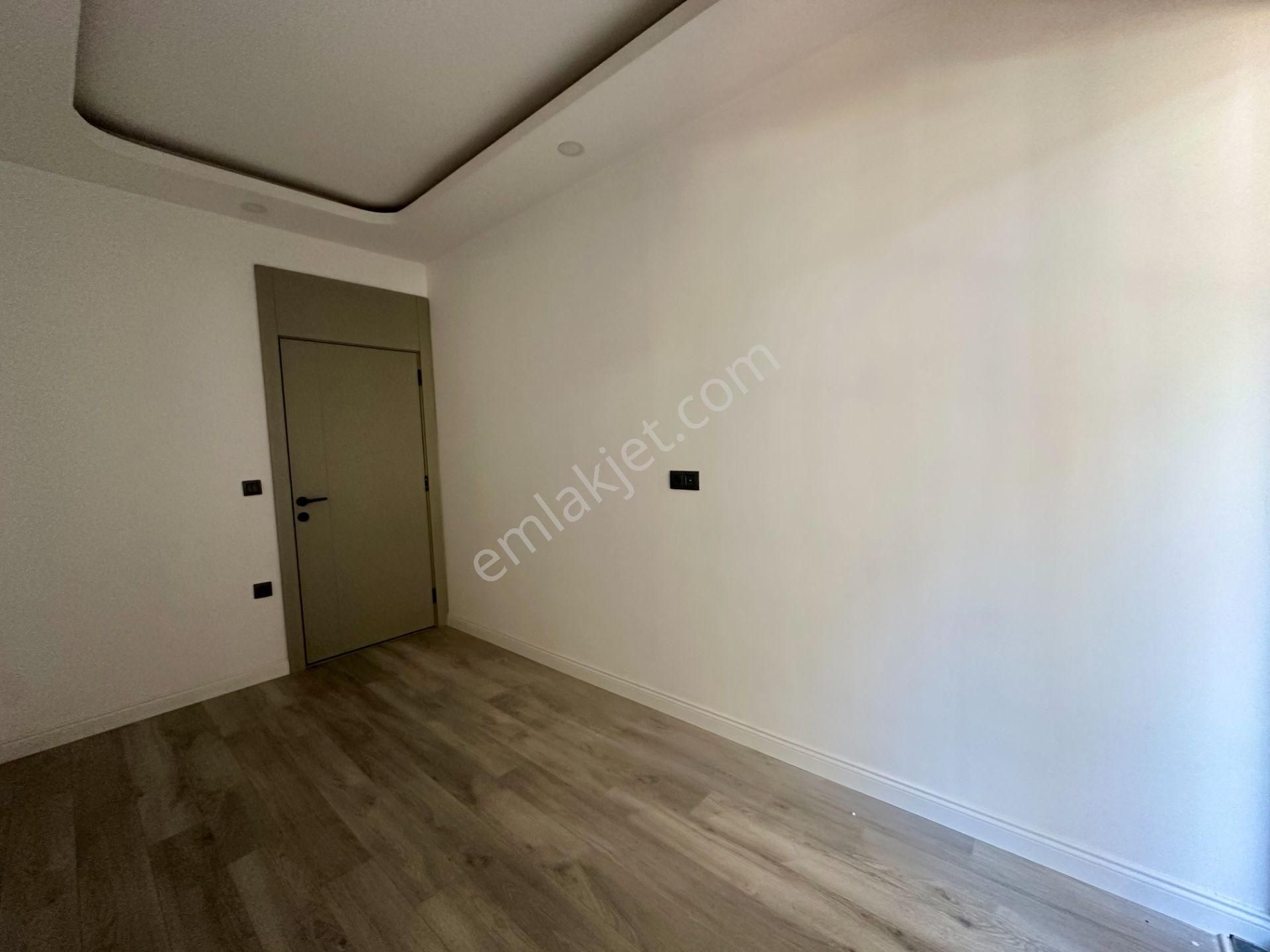 Bahçelievlerde Kapalı Otoparklı Denize Yürüme Mesafesinde 2+1 Sıfır Daire - Görsel 18