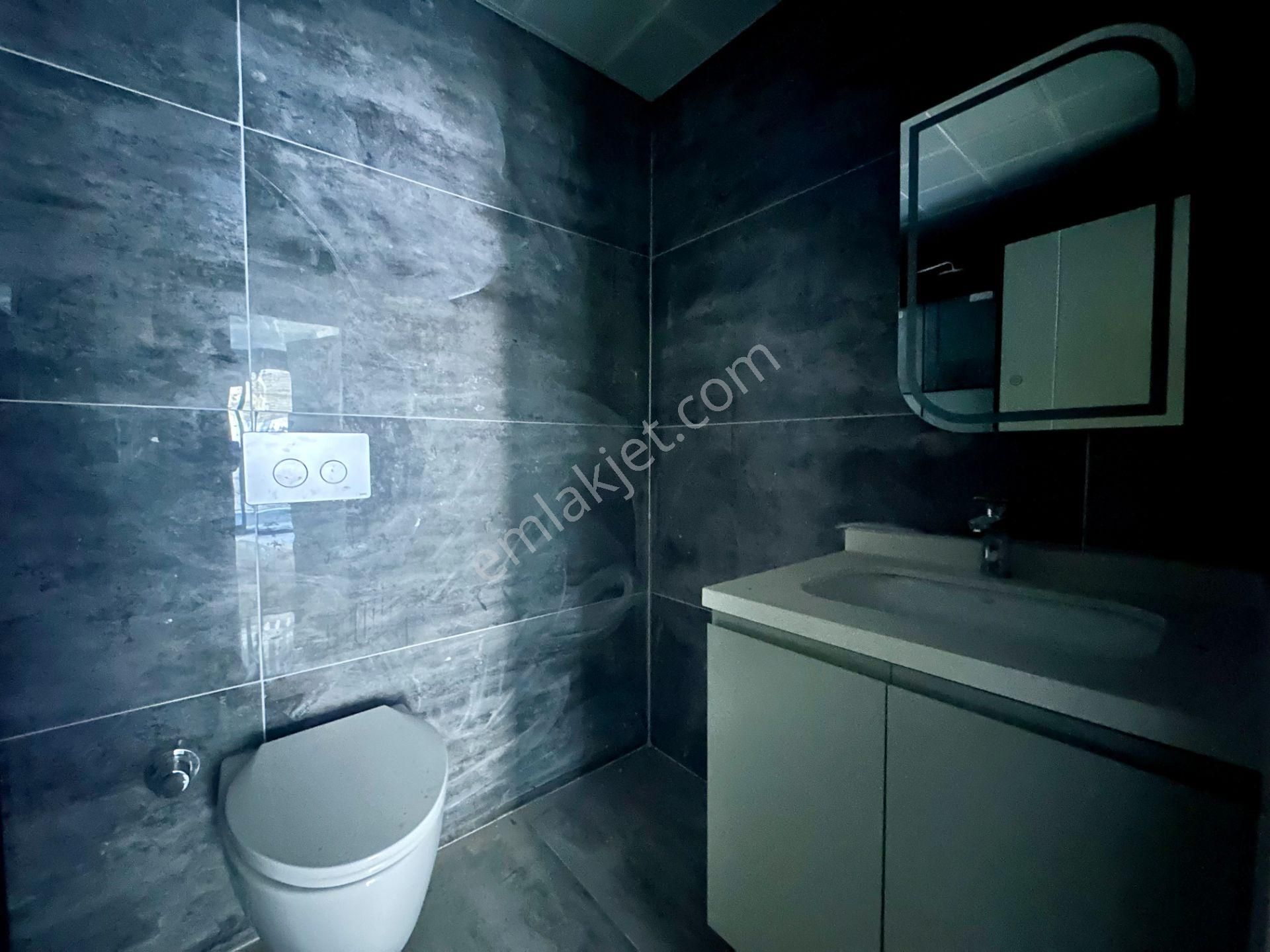 Bahçelievlerde Kapalı Otoparklı Denize Yürüme Mesafesinde 2+1 Sıfır Daire - Görsel 23