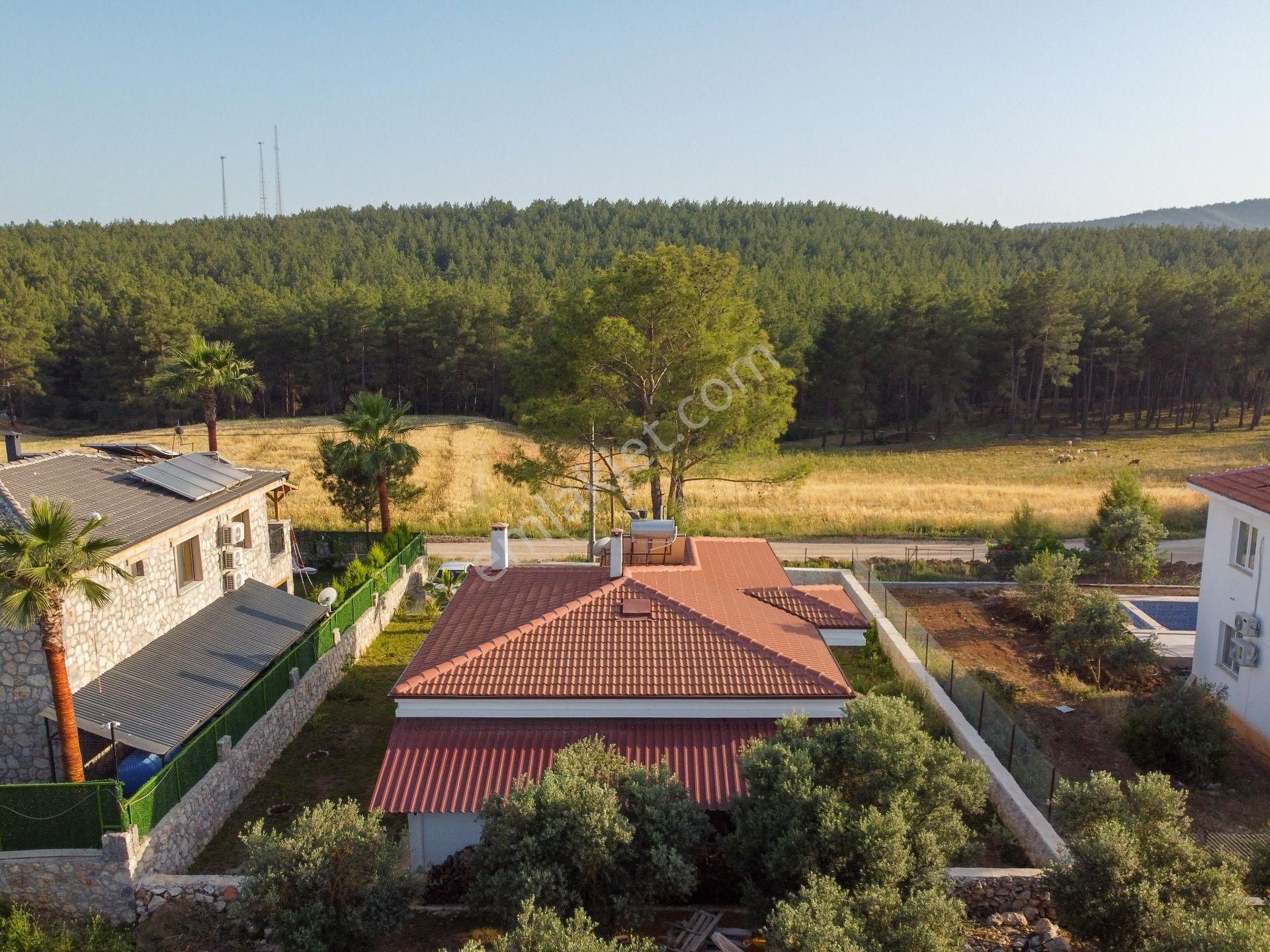 Seydikemer Çaltıözü Mahallesinde Kiralık Uzun Dönem Eşyalı Villa - Görsel 12