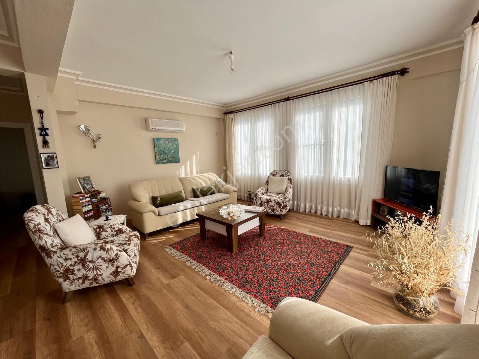 Seydikemer Çaltıözü Mahallesinde Kiralık Uzun Dönem Eşyalı Villa - Görsel 22