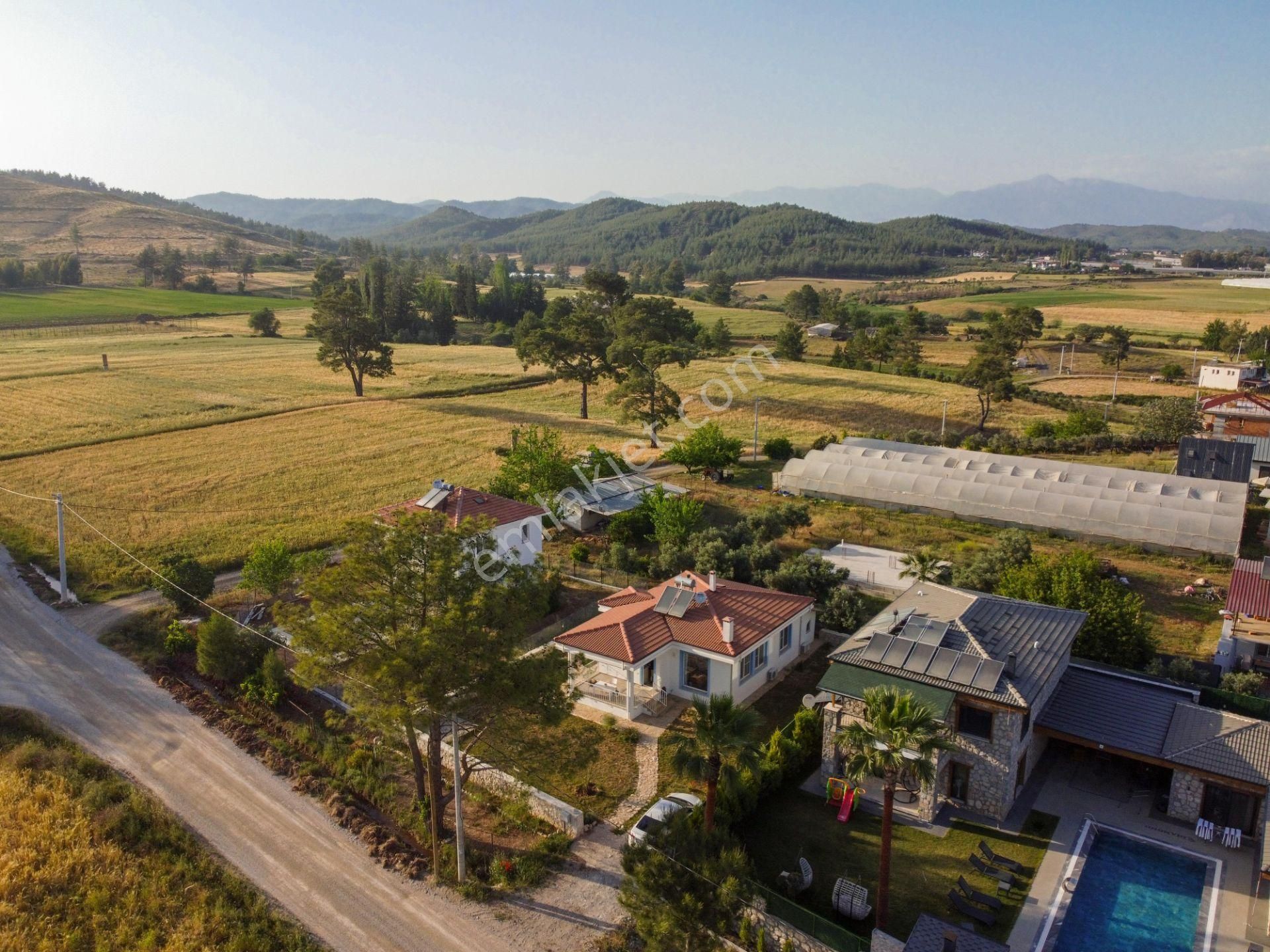 Seydikemer Çaltıözü Mahallesinde Kiralık Uzun Dönem Eşyalı Villa - Görsel 9