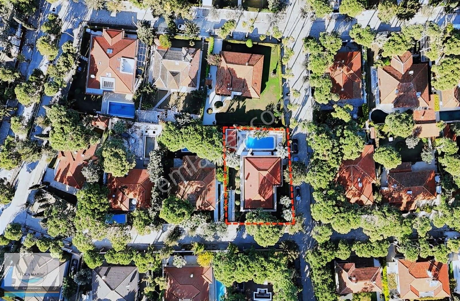 Çeşme Swissotel Yanı Şantiye Evleri Havuzlu Köşe Taş Villa - Görsel 12