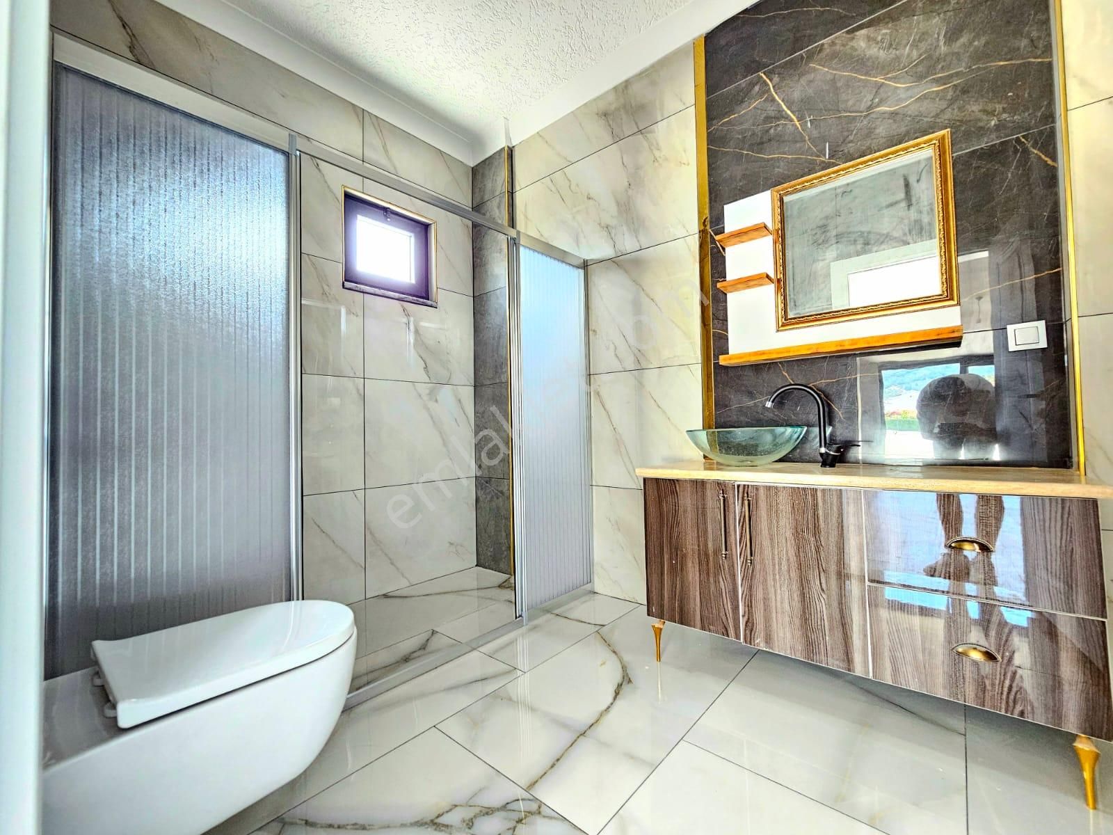 ▶ ▶ Akçay Körfez'den ''geniş Bahçeli 5+1 Villa İle Yazın Keyfini Çıkarın!'' - Görsel 33