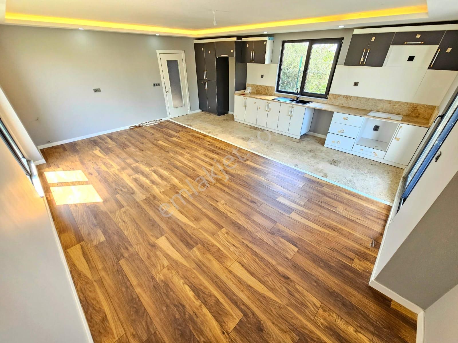 ▶ ▶ Akçay Körfez'den ''geniş Bahçeli 5+1 Villa İle Yazın Keyfini Çıkarın!'' - Görsel 6