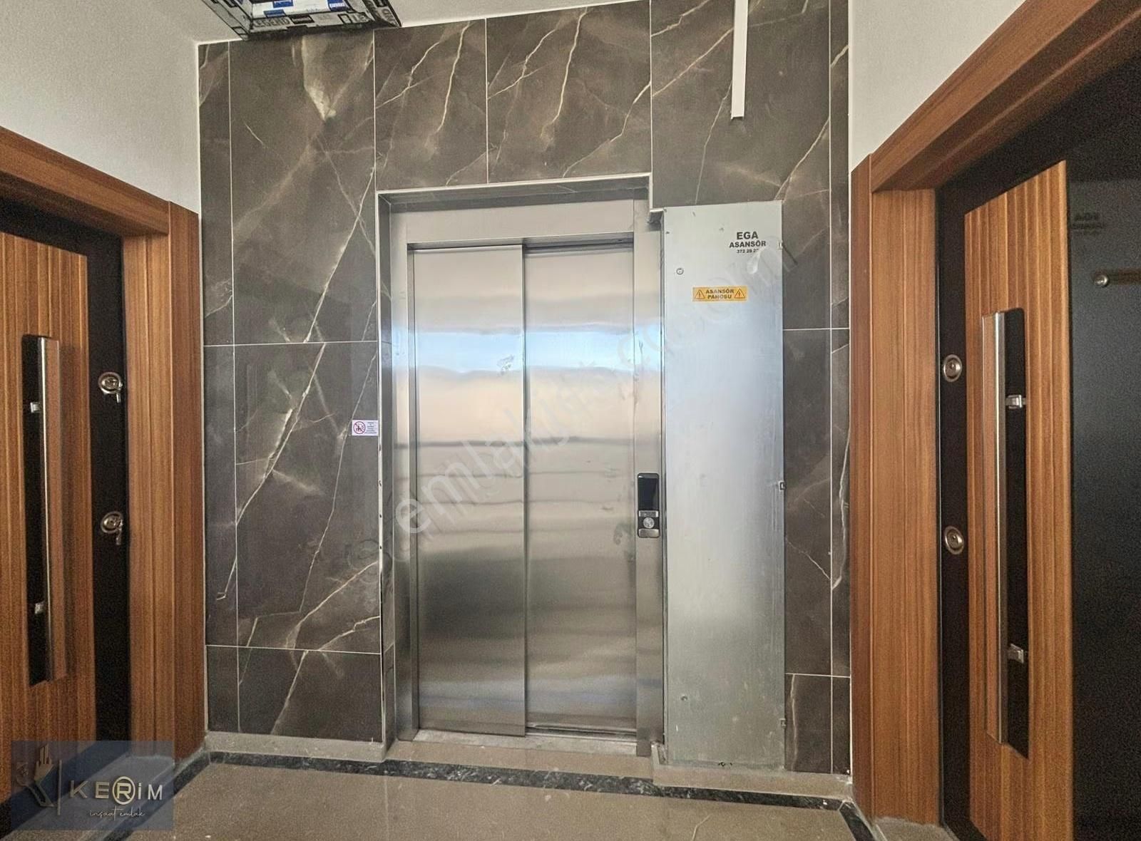 Kerim'den Küçükkuyu Merkez'de Satılık 1+1 Geniş Satılık Daire - Görsel 16