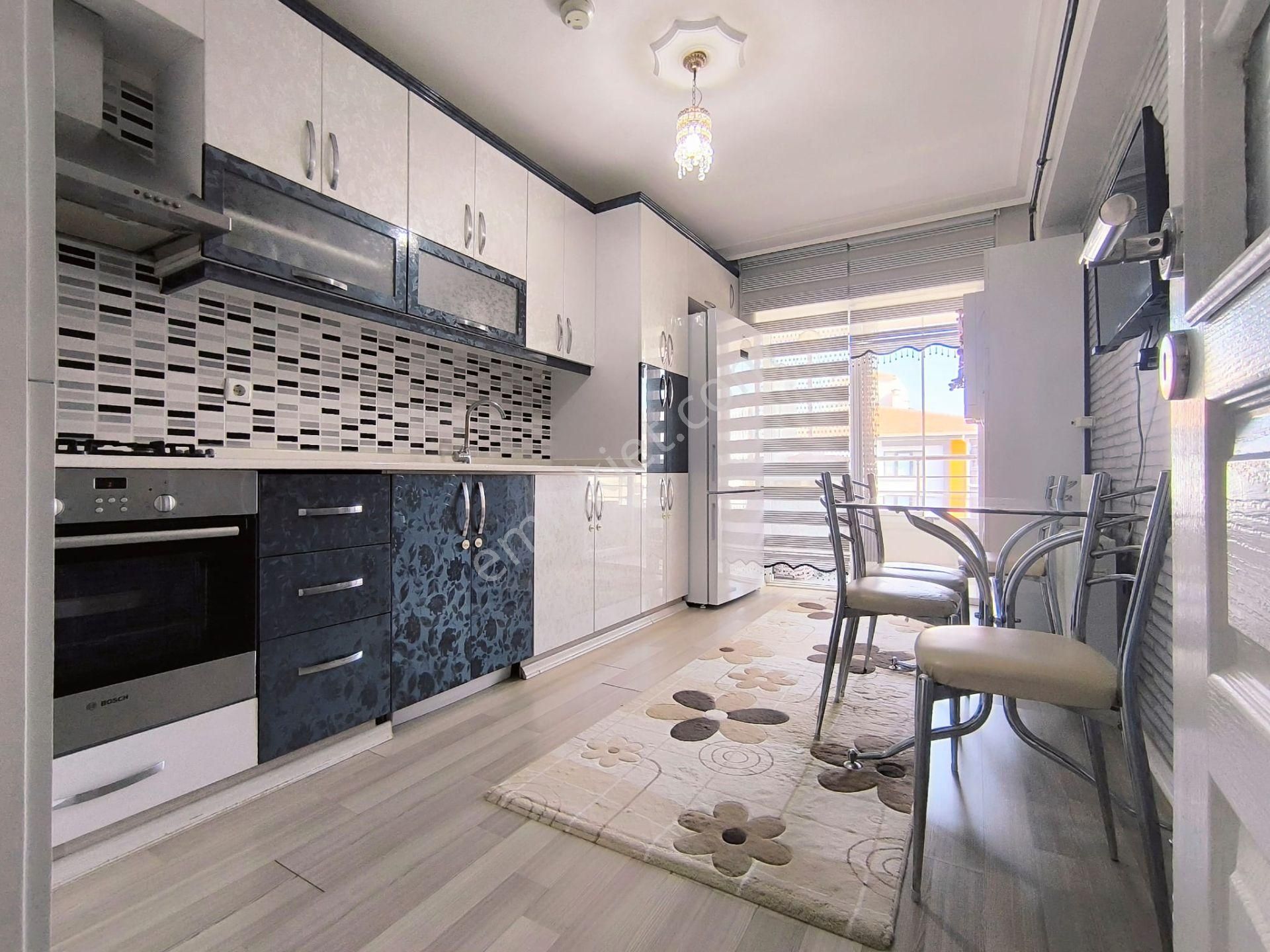 Sincan Yenikentte Satılık 3+1 Park Karşısı Çift Balkonlu Geniş Masrafsız Daire