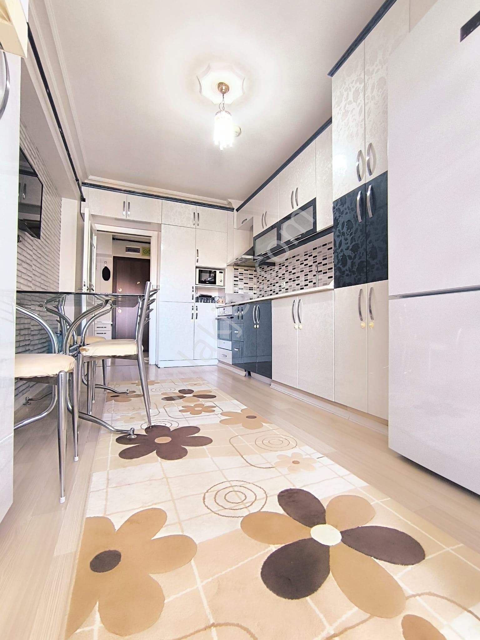 Sincan Yenikentte Satılık 3+1 Park Karşısı Çift Balkonlu Geniş Masrafsız Daire - Görsel 3