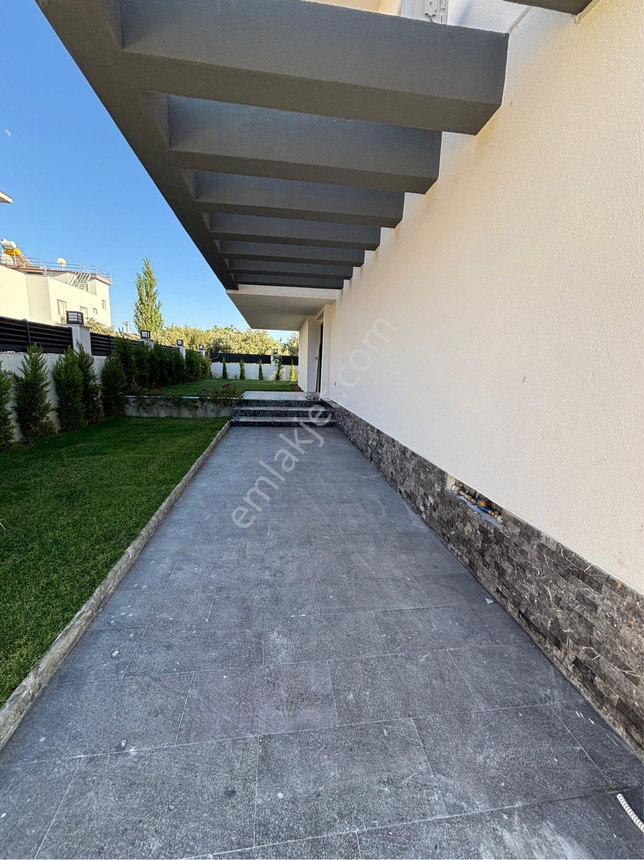 Müstakil Bağımsız 1 Dönüm İçinde 4+1 Özel Havuzlu Lüks Satılık Villa - Görsel 17