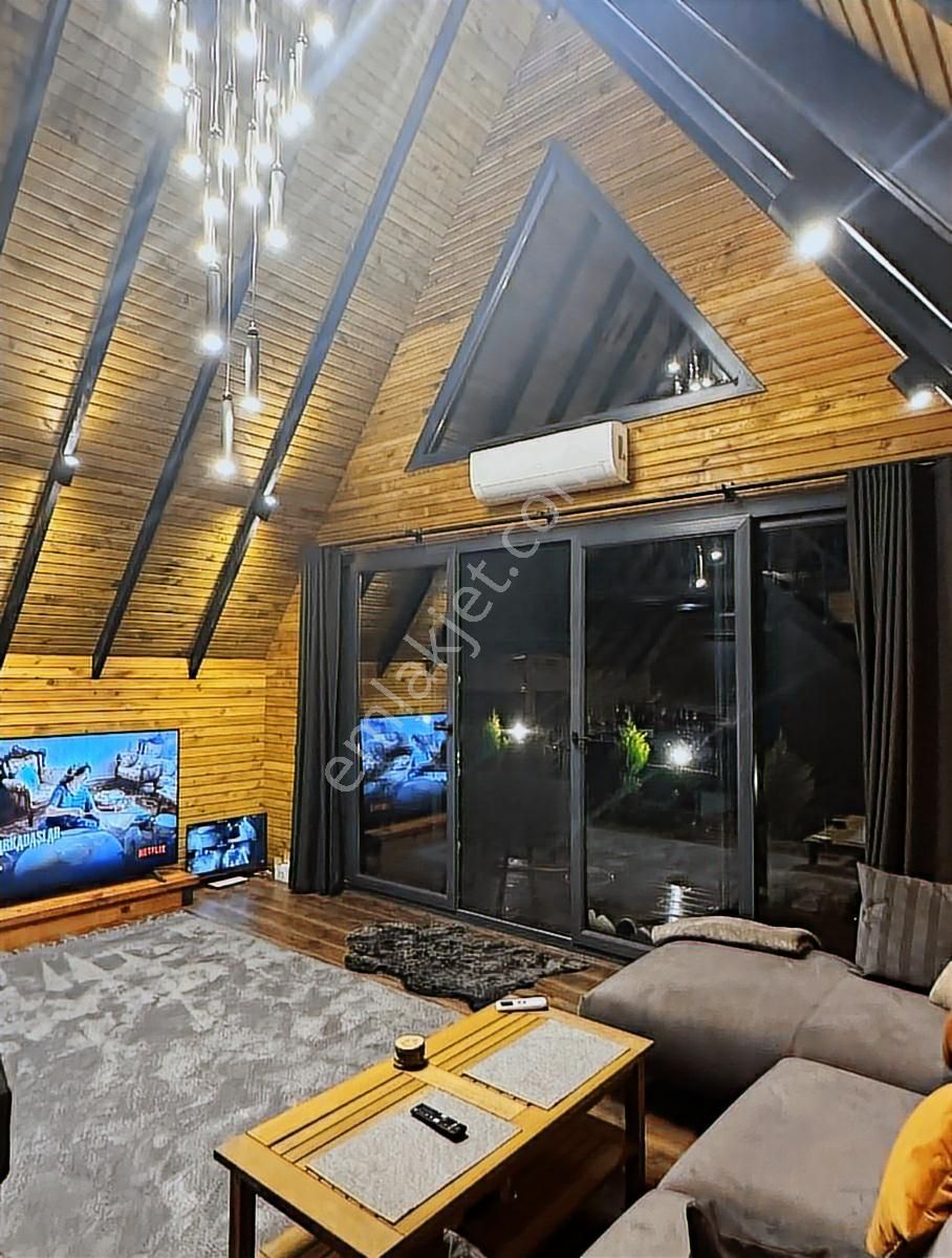 Son Fiyat - Göcek'te 235 M2 Arsada 115 M2 Eşyalı 2+1 Ahşap Ev - Görsel 3