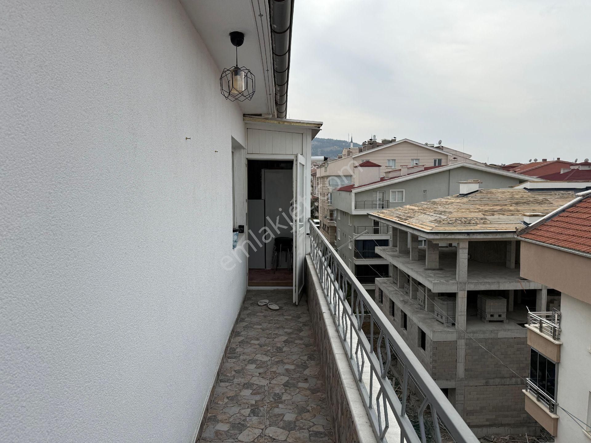 Muradiye Lisesi Yakını Köypark Mevkigi 3.kat 3+1 Ön Cephe Kkomple İçi Tadilat Onarım Bakım Yapılı - Görsel 23