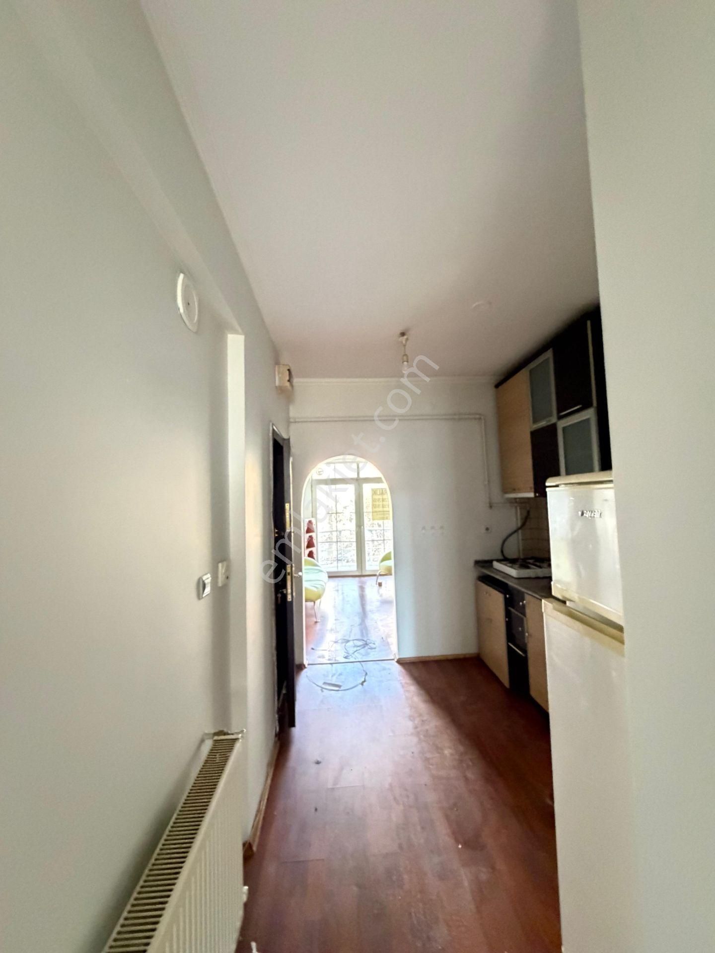 Akademi'den Cadde Yakını Balkonlu Eşyalı 1+1 Kiralık Daire - Görsel 5