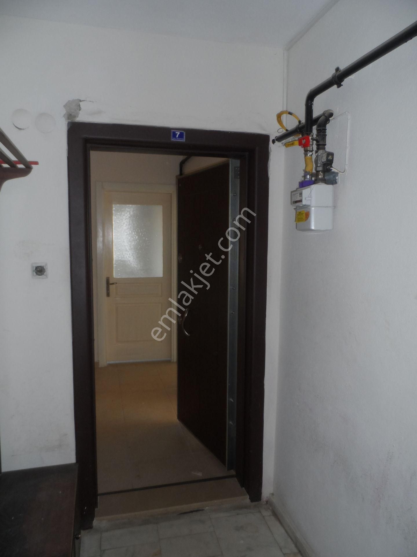 Nazilli Ege Emlak Ofisinden Zafer Mh. Site İçinde, Doğalgaz Kombili, Açık Otoparklı Kiralık Daire - Görsel 3