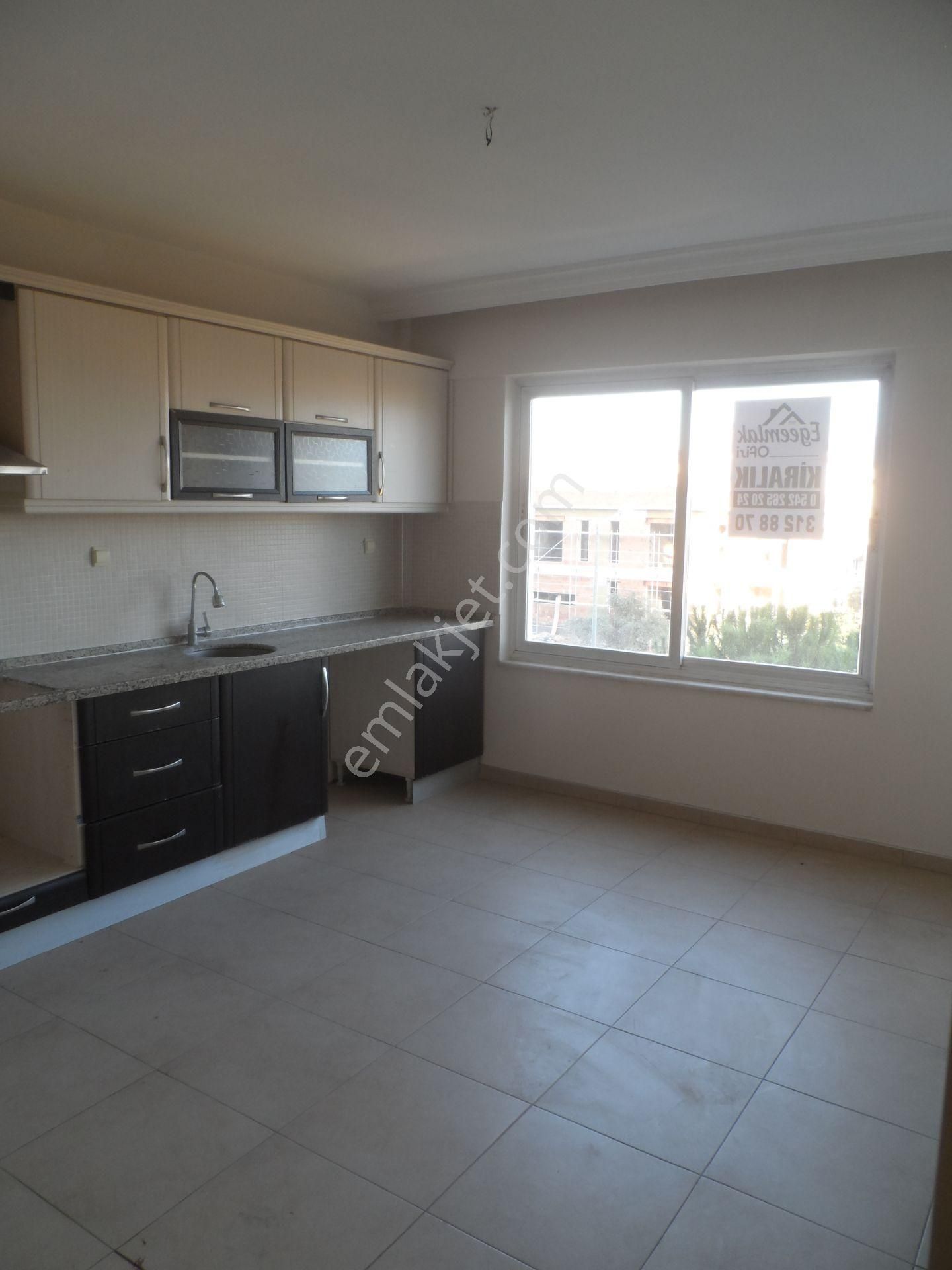 Nazilli Ege Emlak Ofisinden Zafer Mh. Site İçinde, Doğalgaz Kombili, Açık Otoparklı Kiralık Daire - Görsel 14