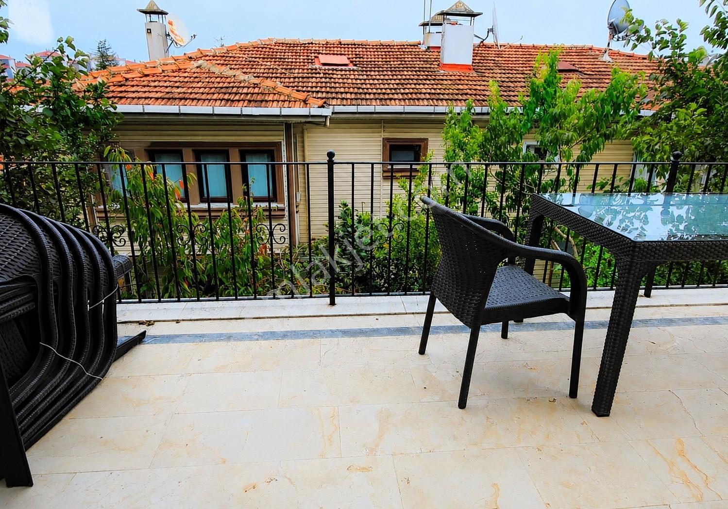 Üsküdar Çengelköy Ata-2 Sitesinde İyi Konumda Triplex Villa - Görsel 6