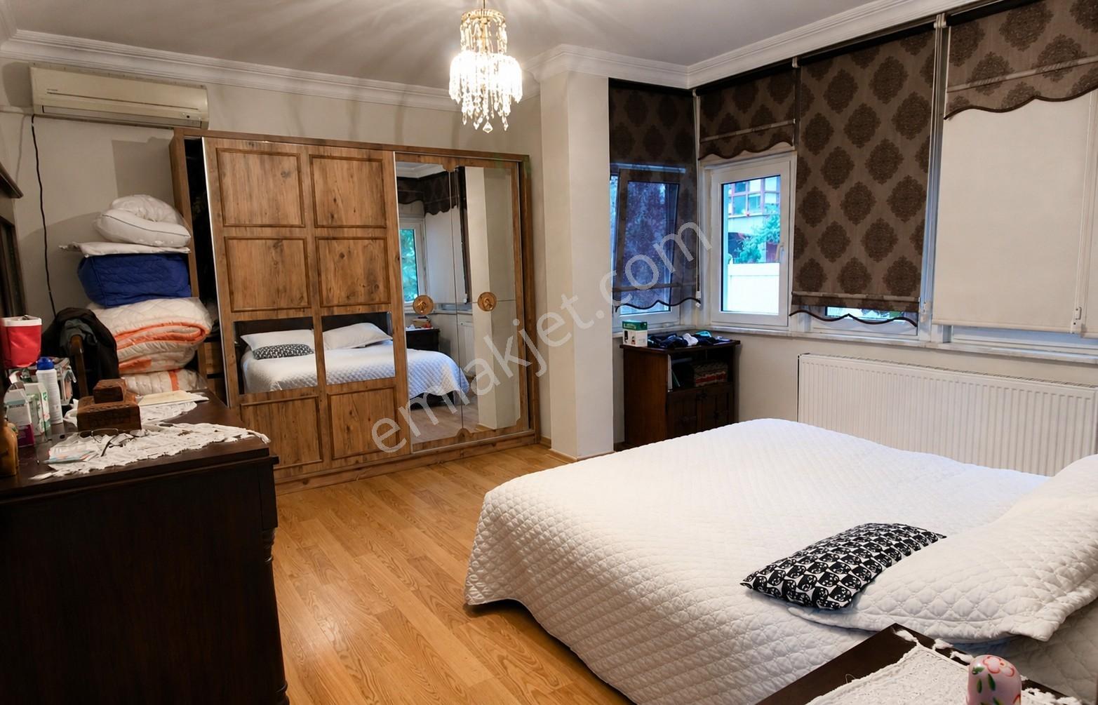 Üsküdar Çengelköy Ata-2 Sitesinde İyi Konumda Triplex Villa - Görsel 3