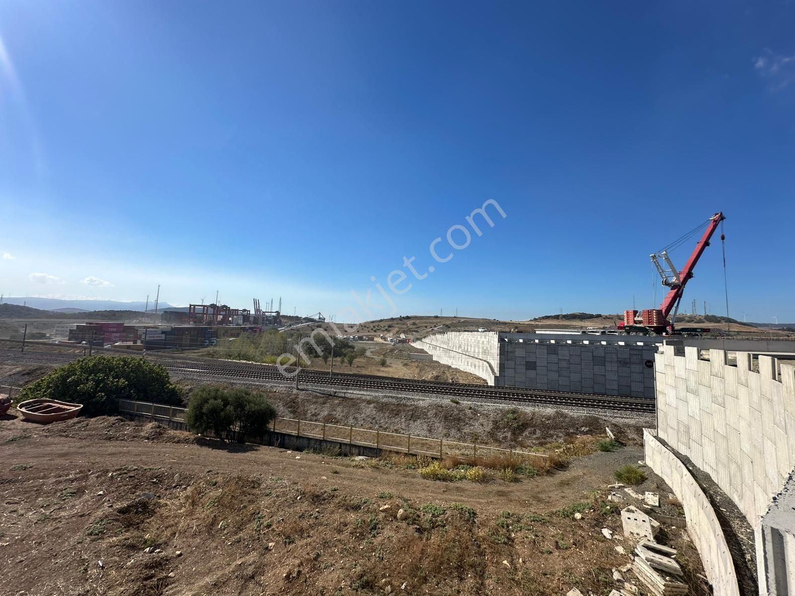 Siteler Mahallesinde 3734m2 Elektrik Ve Su Sorunu Olmayan Tarla - Görsel 5