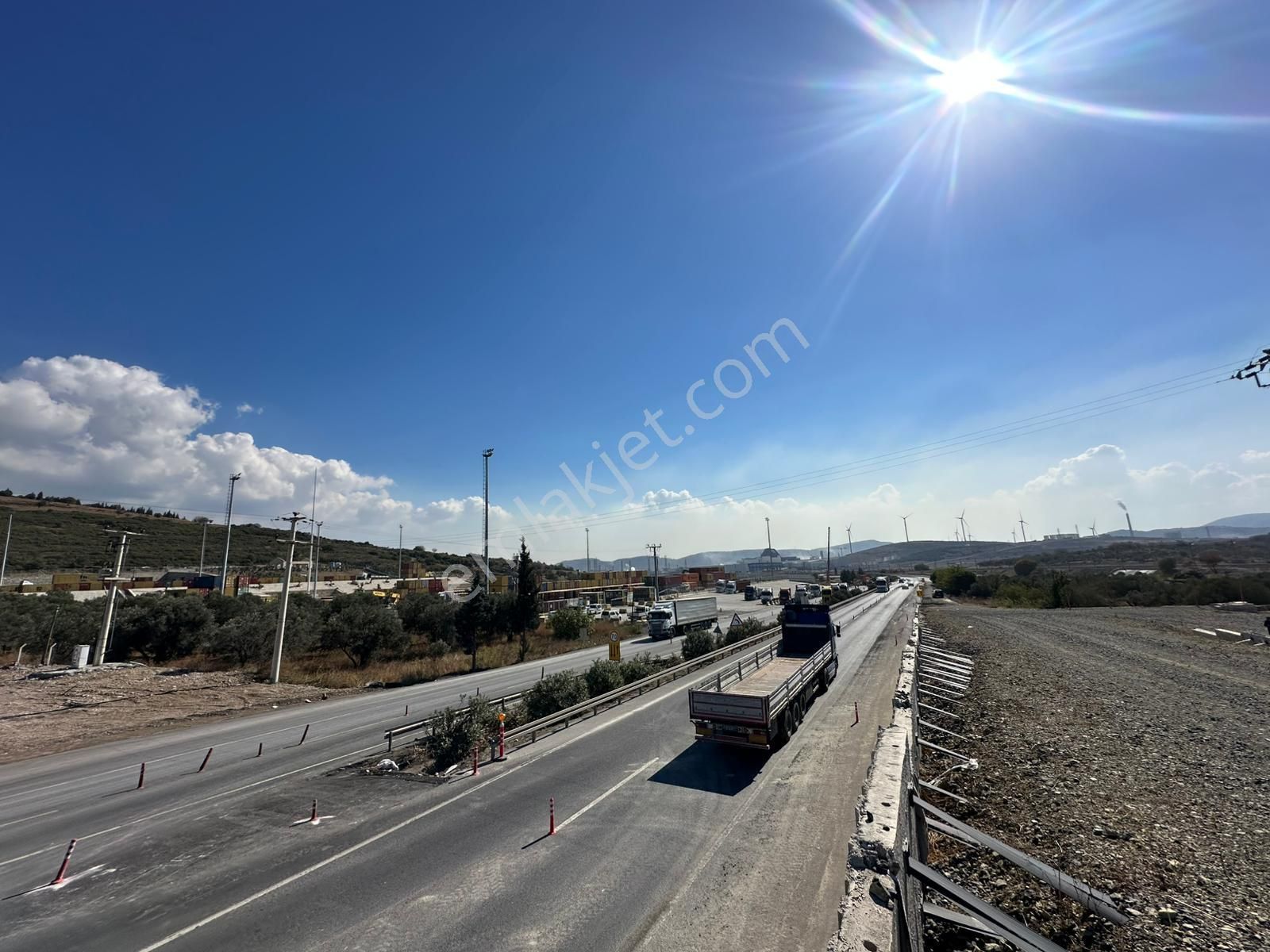 Siteler Mahallesinde 3734m2 Elektrik Ve Su Sorunu Olmayan Tarla