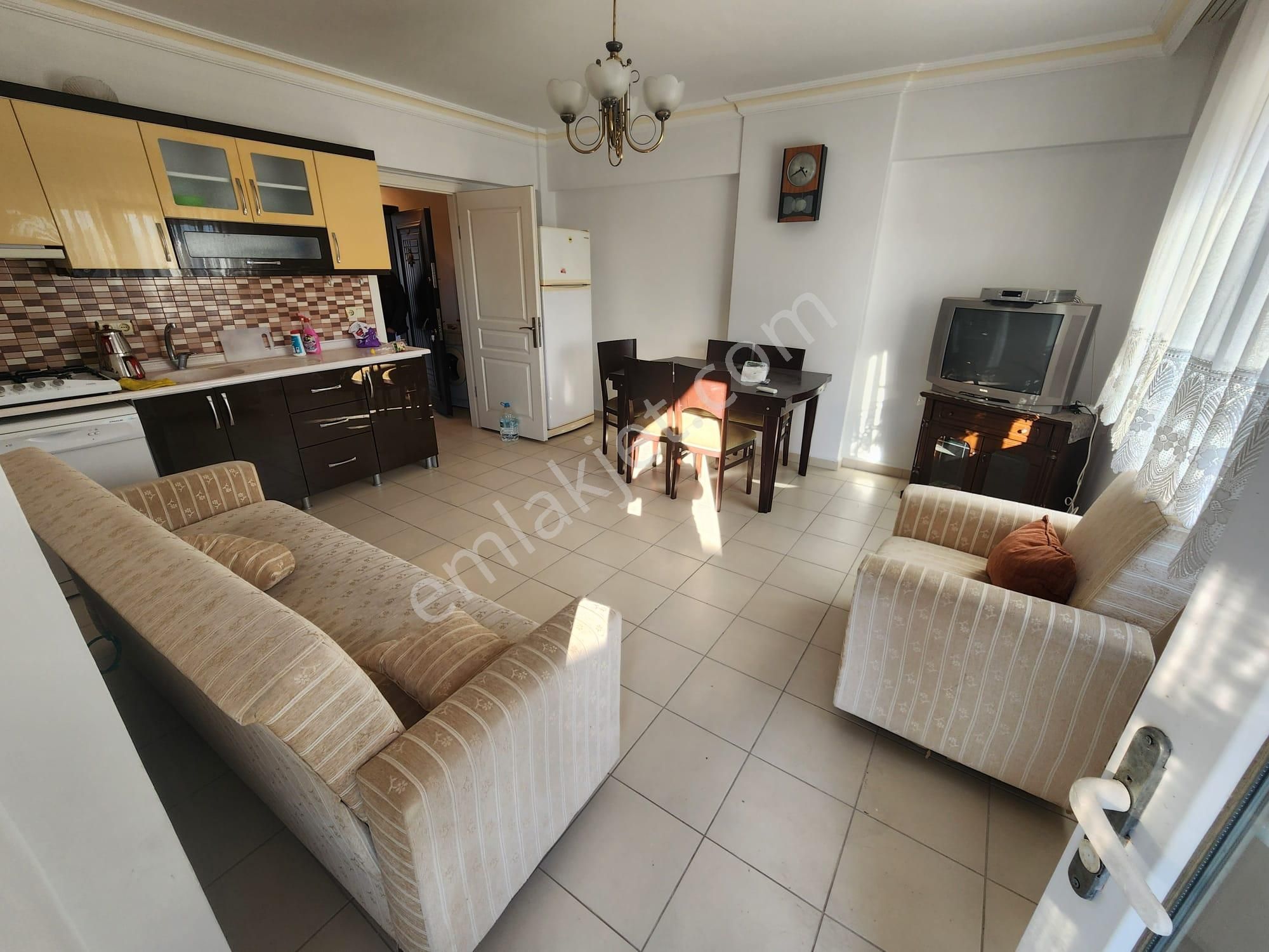 Altınkum Mah.denize Yakın Bulvara Yürüme Mesafesinde Satılık Kısmı Eşyalı 2+1 Daire - Görsel 2