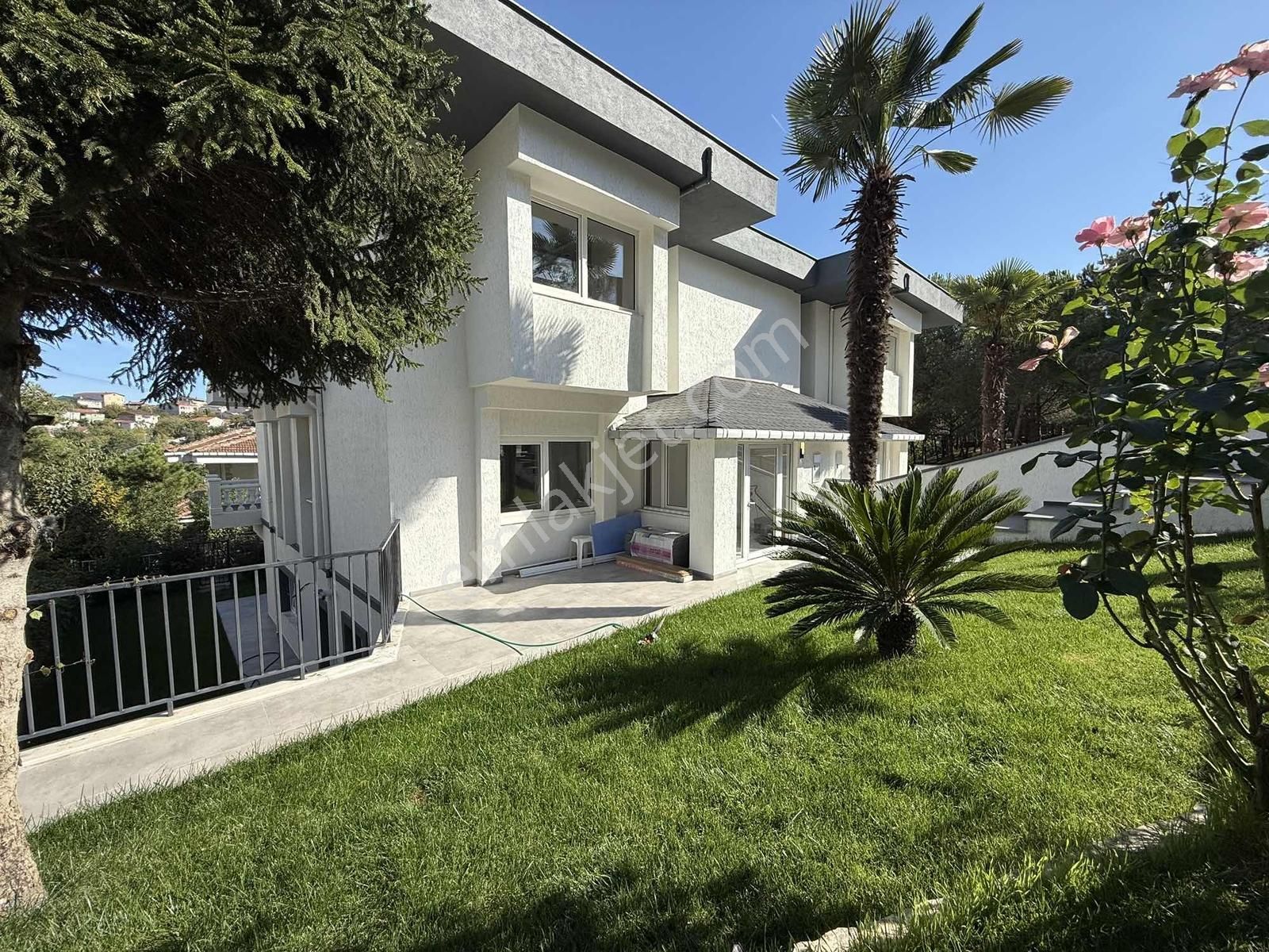 Çengelköyde____site İçinde______masrafsız 300 M2 Triplex Villa - Görsel 6