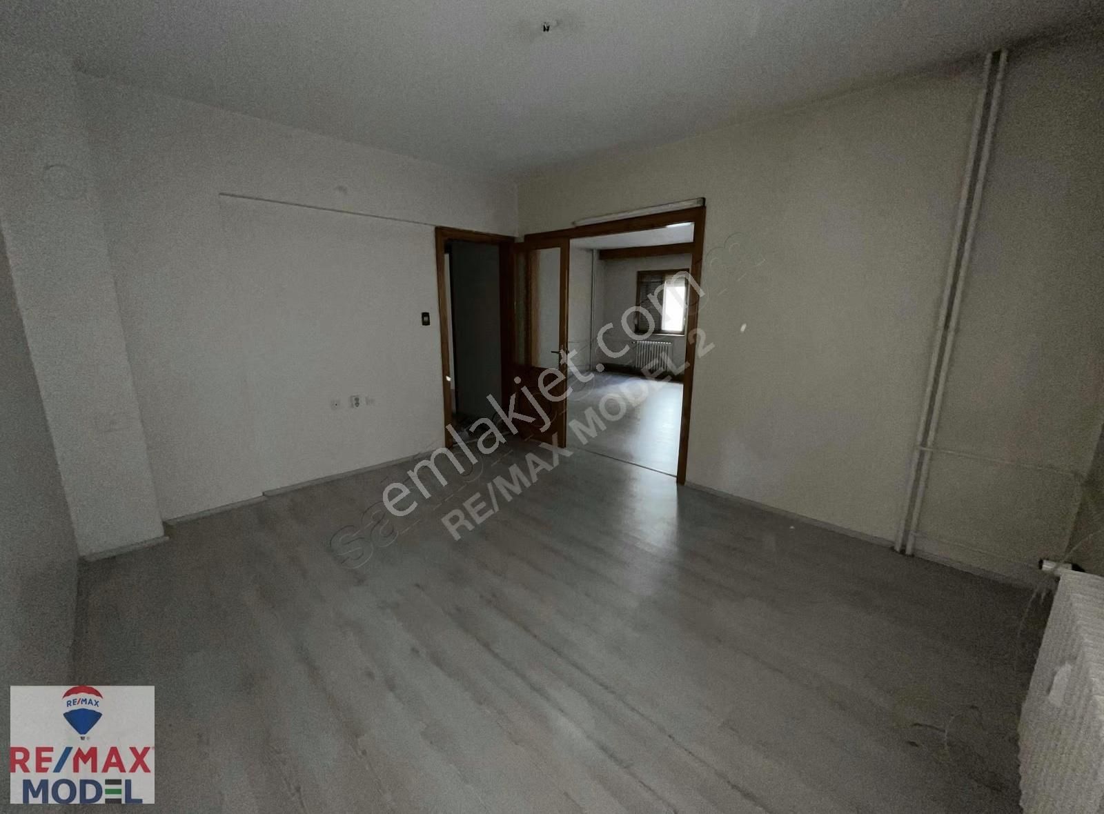 Remax Model Den Mimar Sinan Caddesinde 3+1 Ara Kat Satılık Daire - Görsel 10