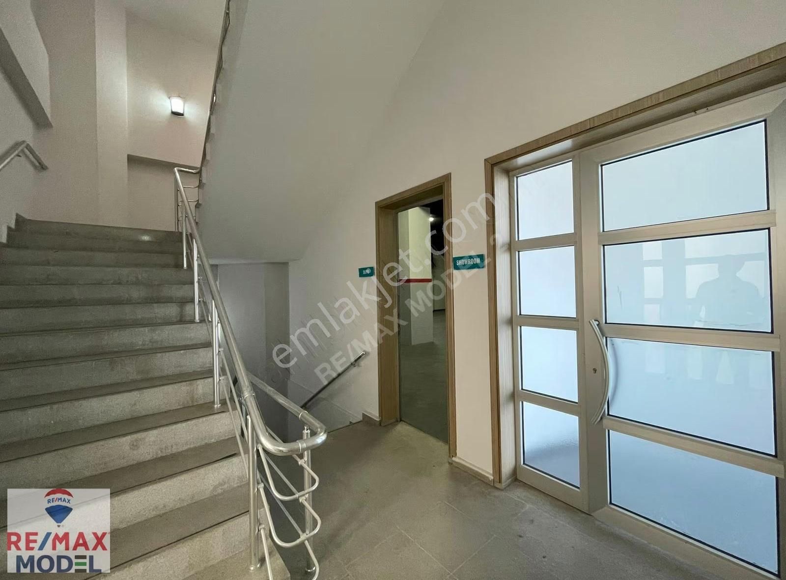 Ankara Asfaltı Üzerinde 2850m² Satılık İş Yeri - Görsel 11