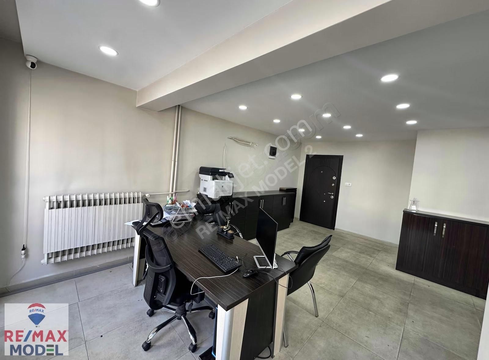 Remax Model Den Saltak Caddesinde 90m² Satılık Ofis - Görsel 8