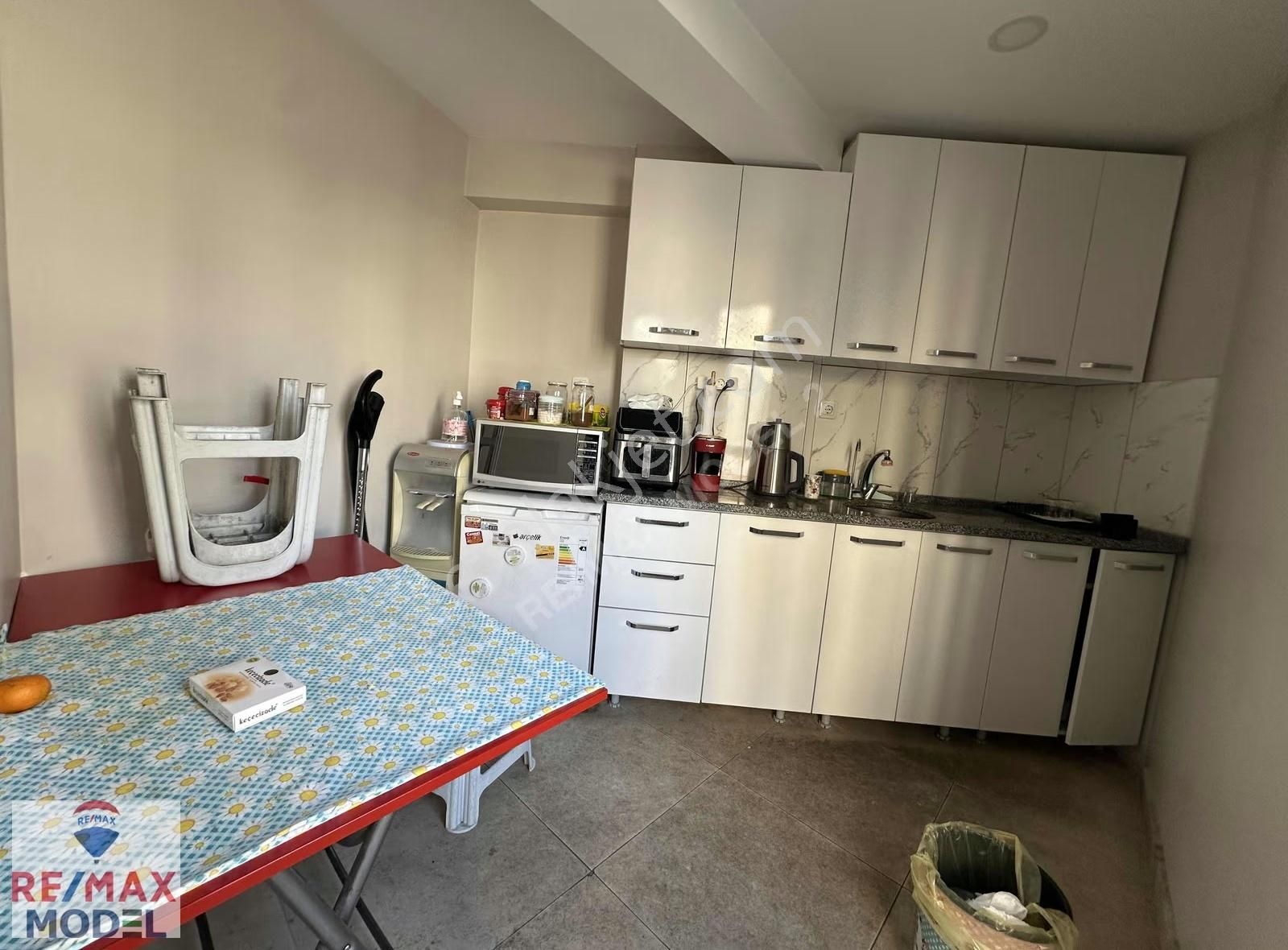 Remax Model Den Saltak Caddesinde 90m² Satılık Ofis - Görsel 4