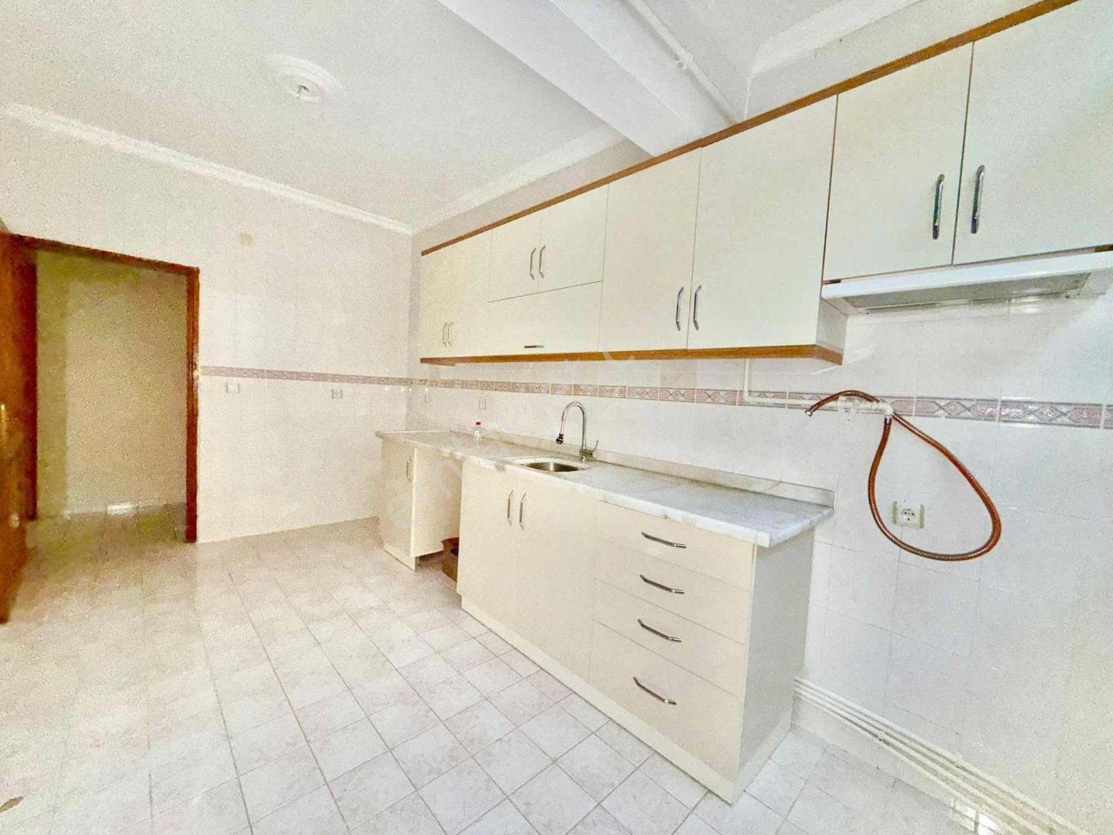 Bosna Bulvarına Yürüme Mesafesin 3+1 160 M2 Kiralık Daire - Görsel 3